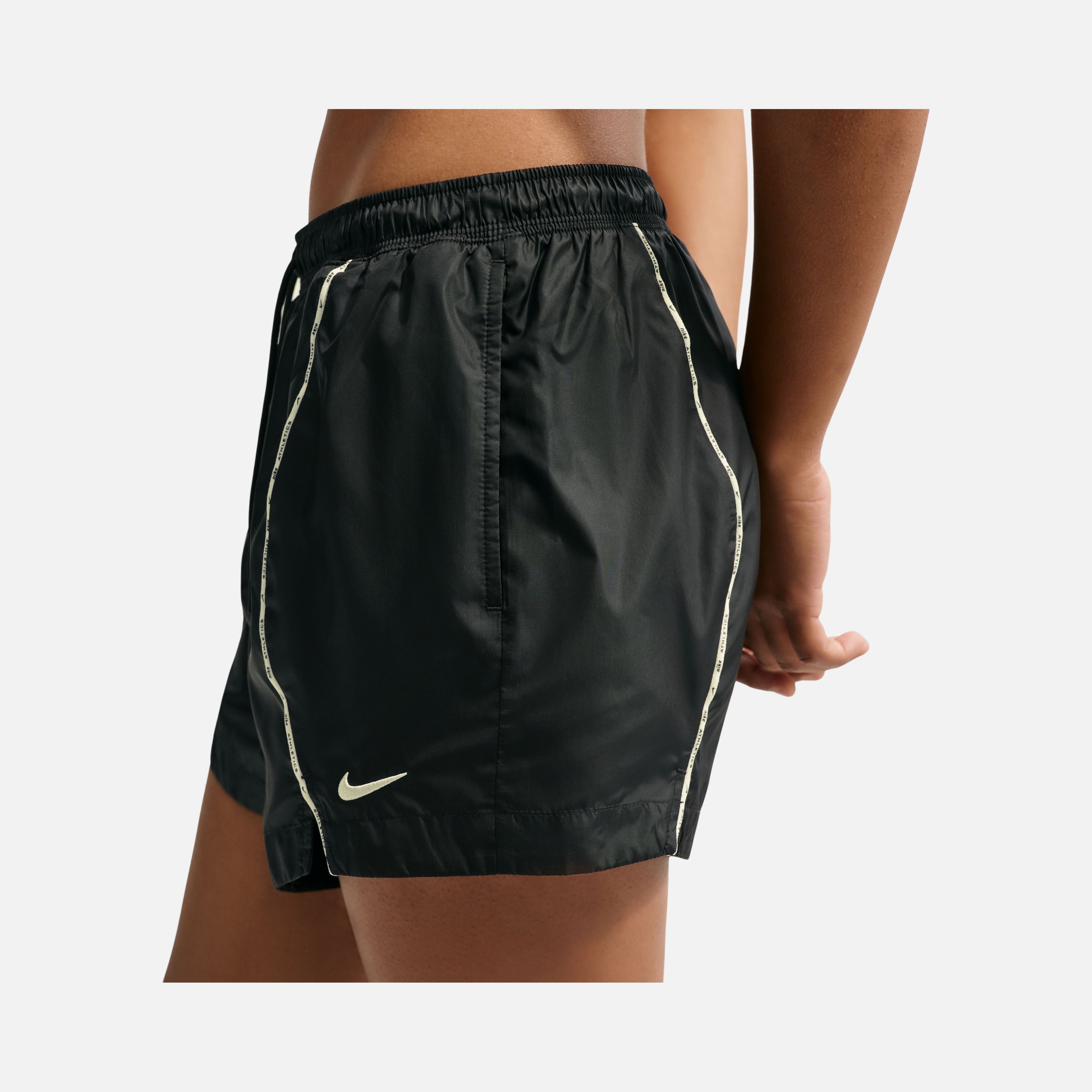 Nike Athletics Dept Lightweight Woven Kadın Şort