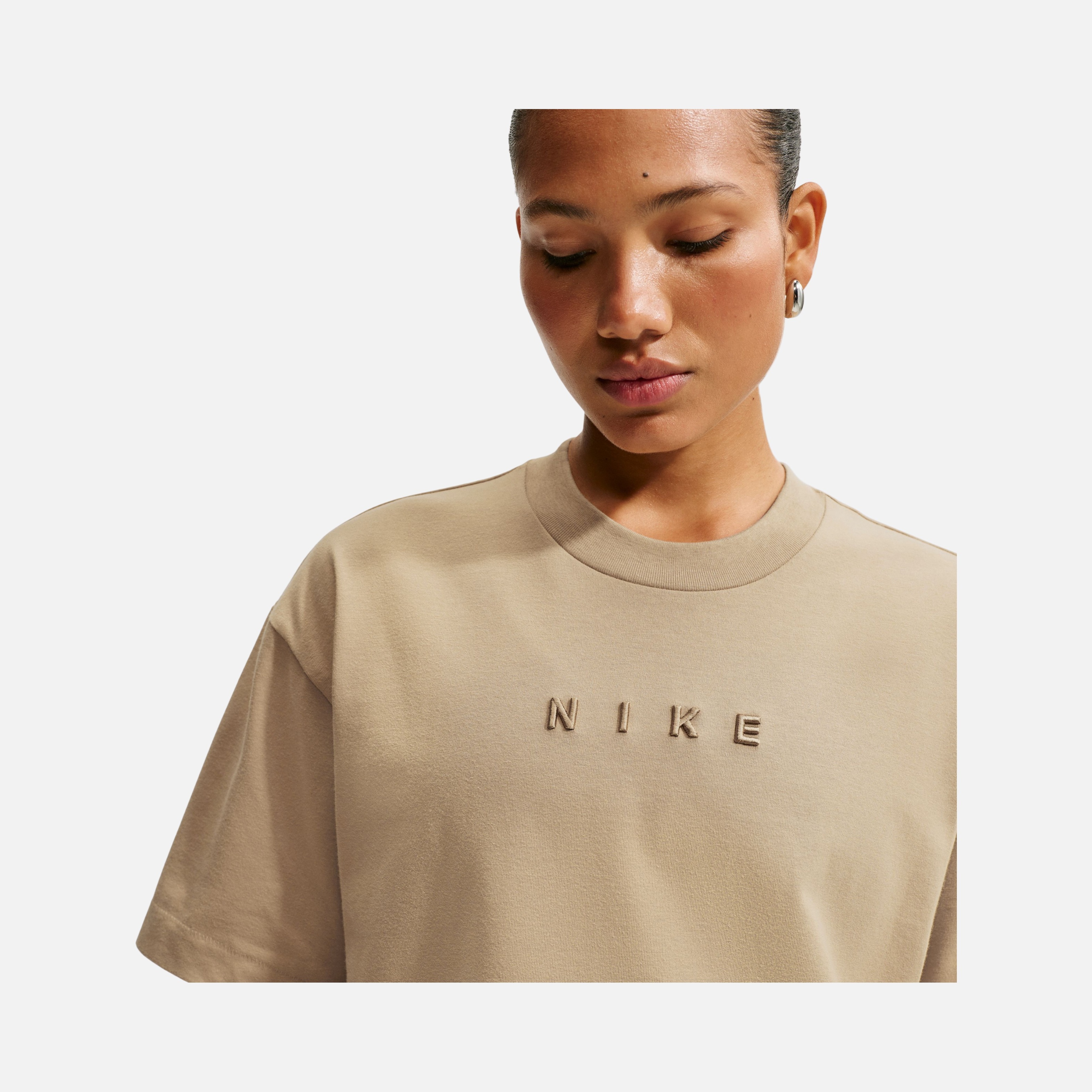 Nike Luxe Boxy Kadın Tişört