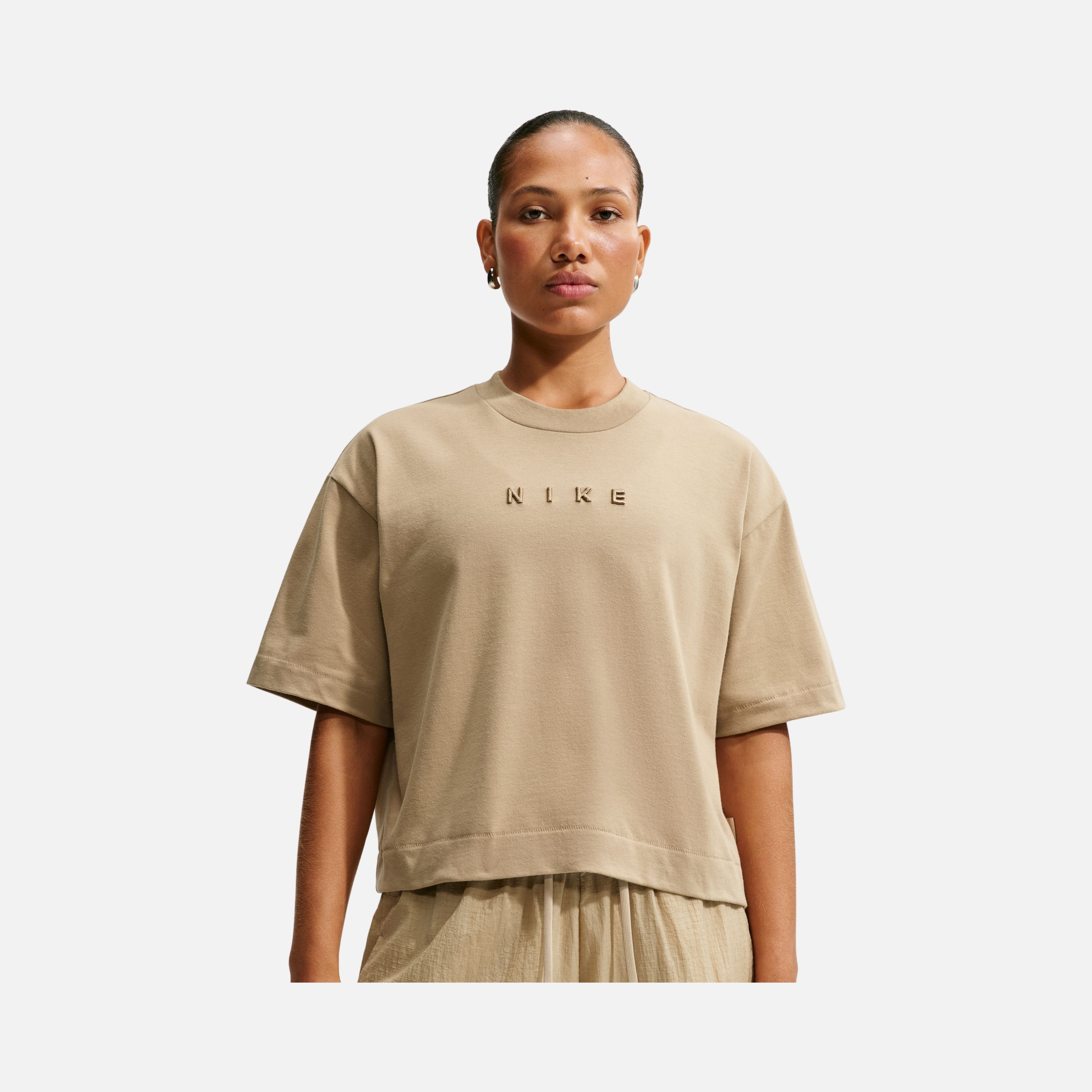Nike Luxe Boxy Kadın Tişört