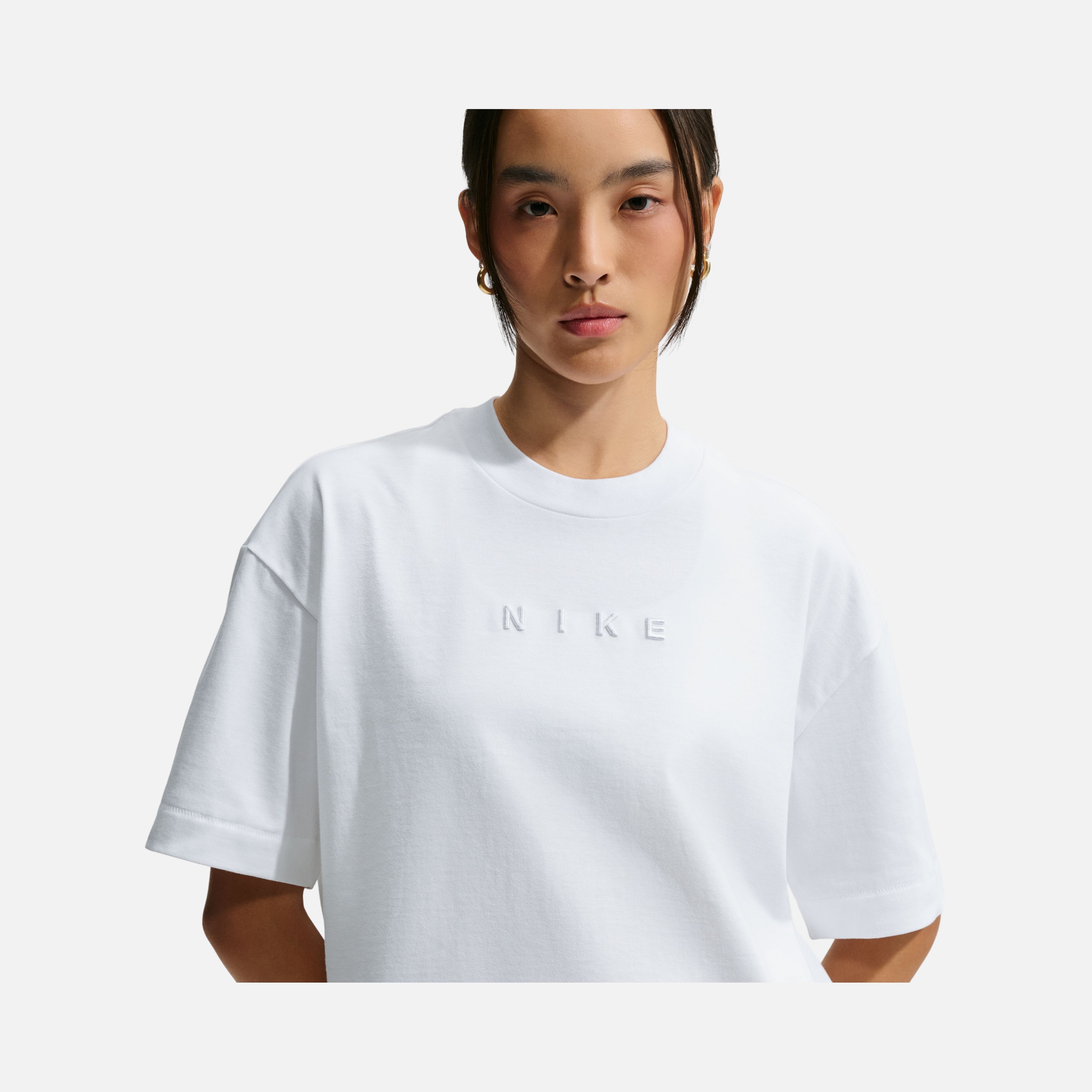 Nike Luxe Boxy Kadın Tişört