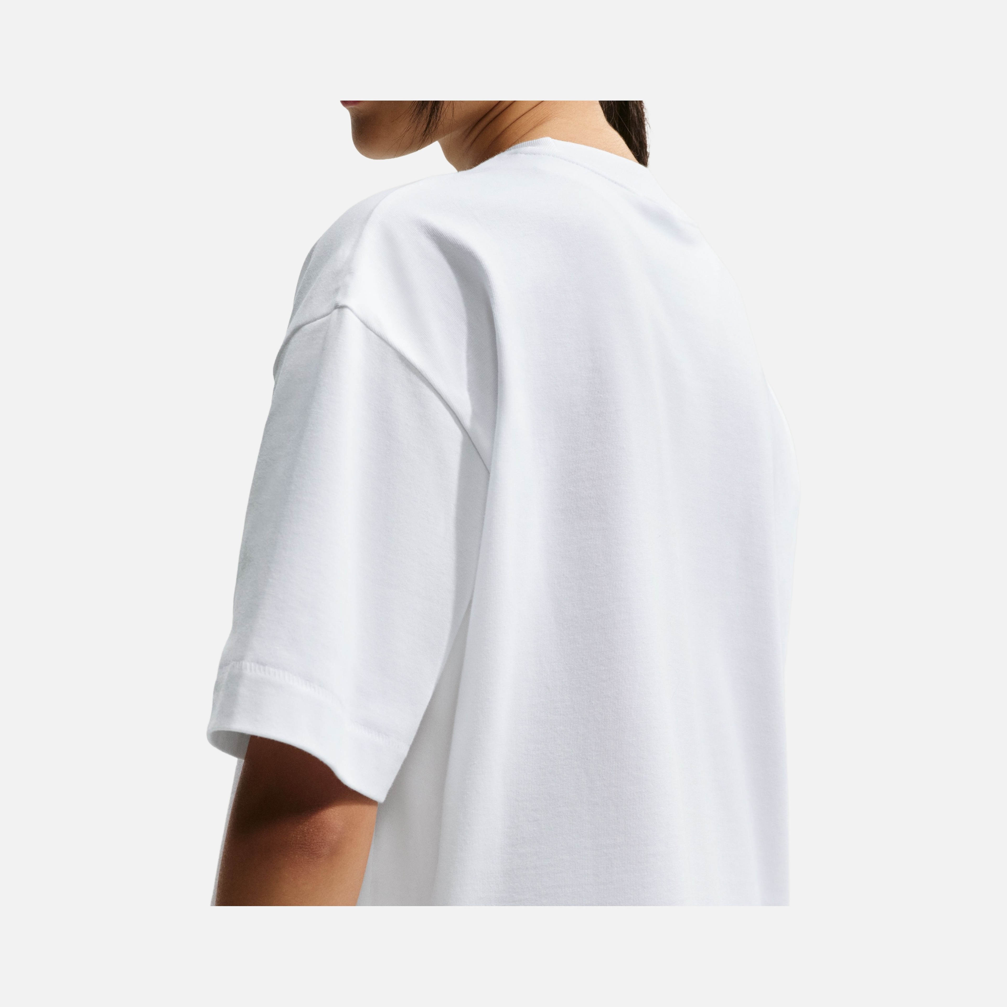 Nike Luxe Boxy Kadın Tişört