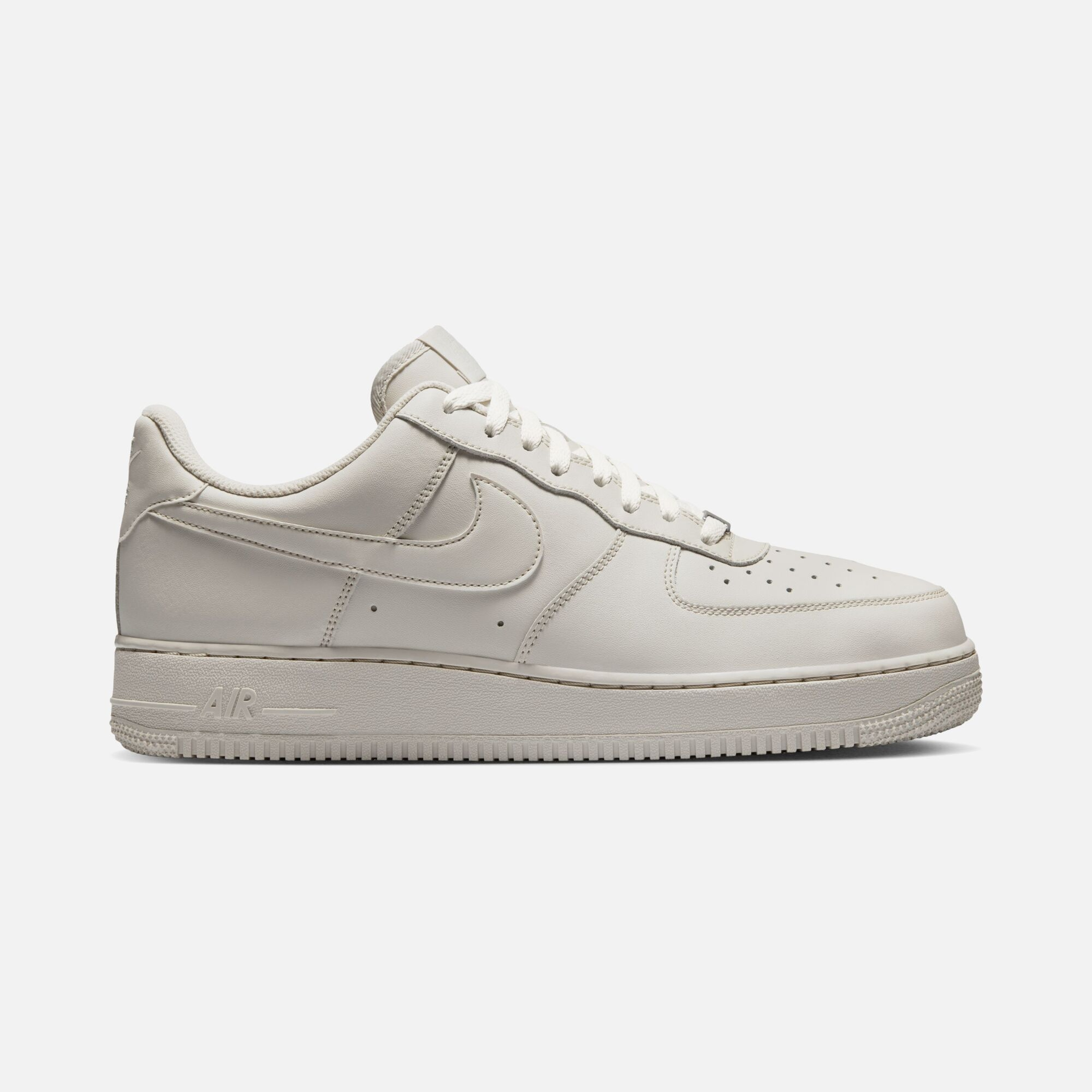 Nike Air Force 1 07 Erkek Spor Ayakkabı