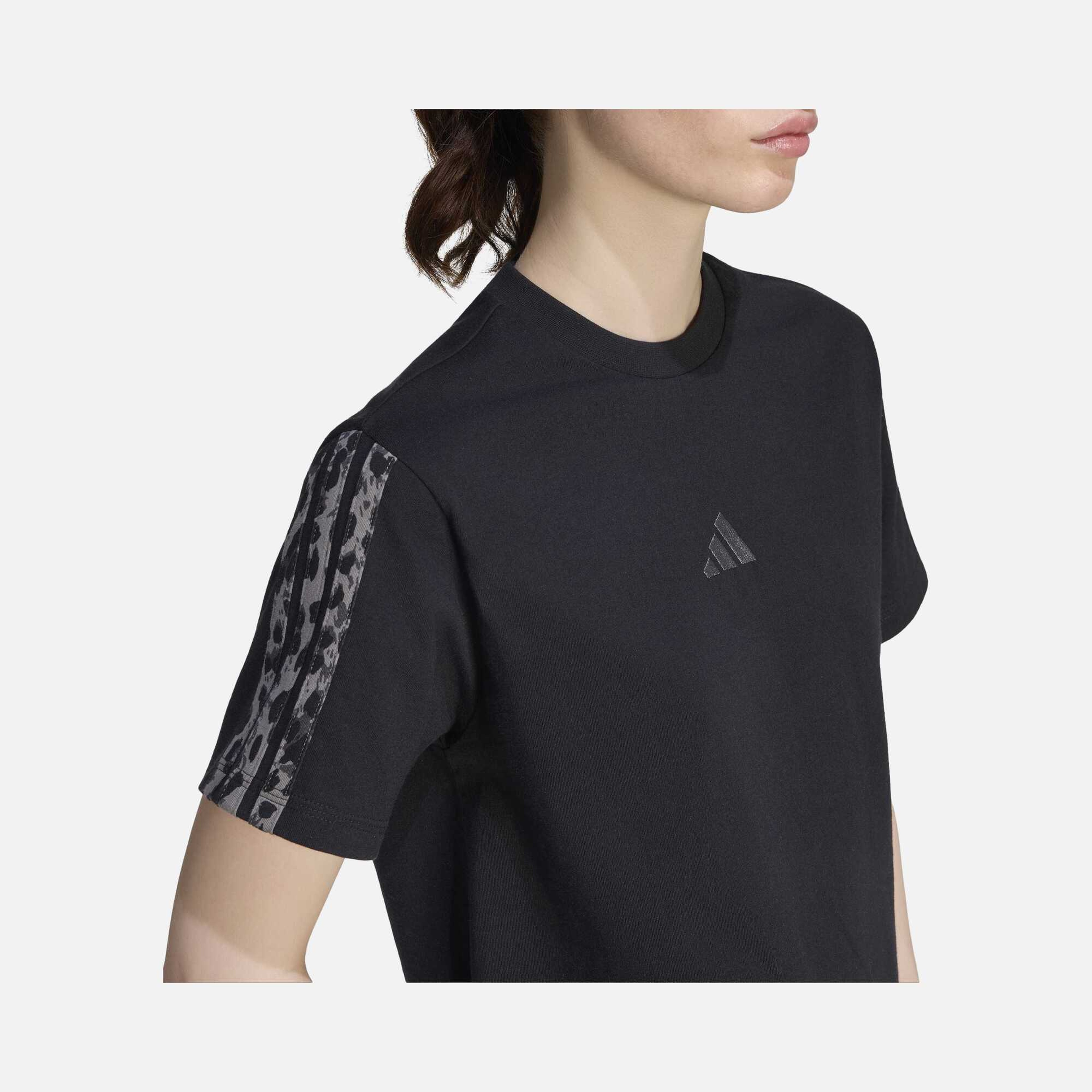 adidas Seasonal Essentials Animal Print 3-Stripes Kadın Tişört
