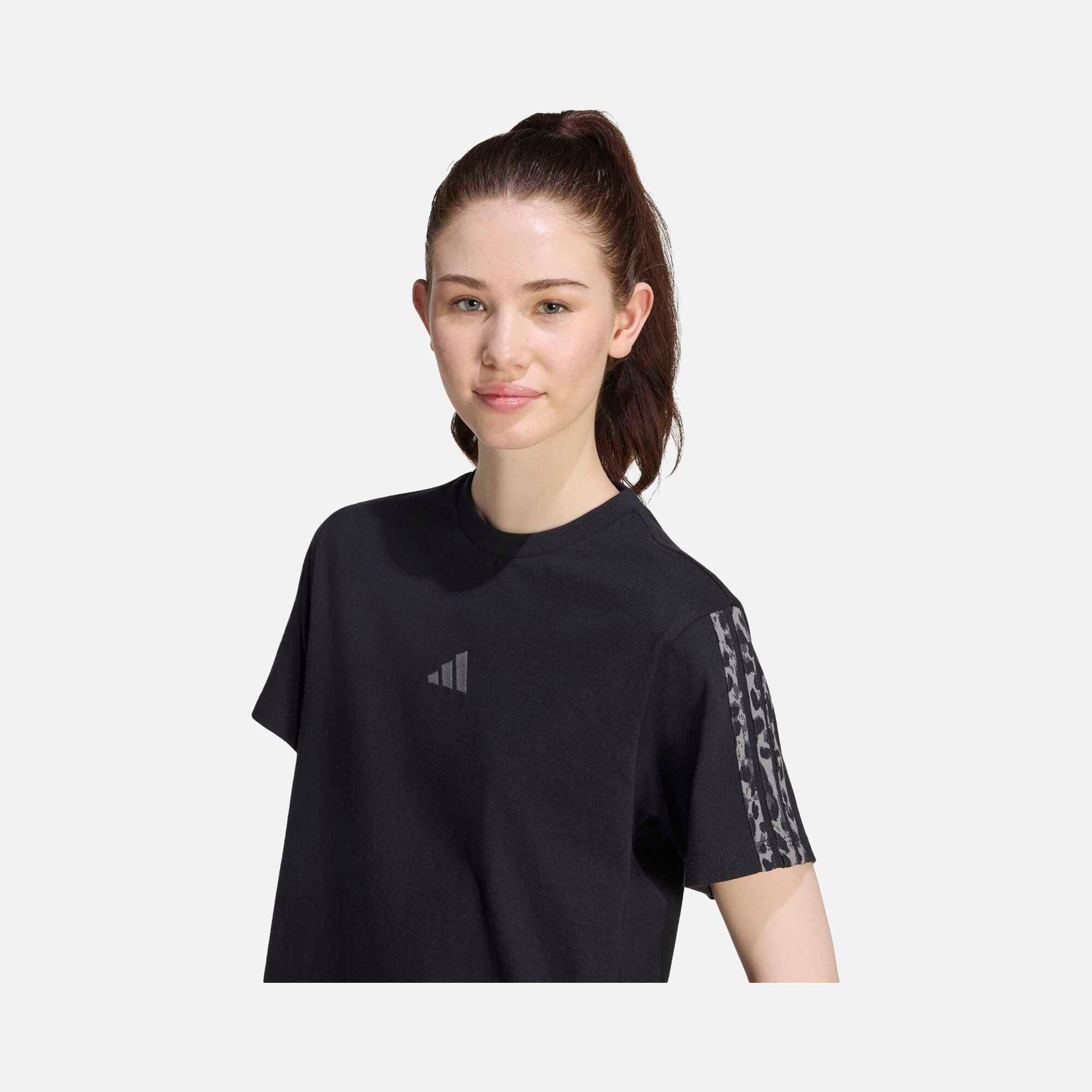 adidas Seasonal Essentials Animal Print 3-Stripes Kadın Tişört