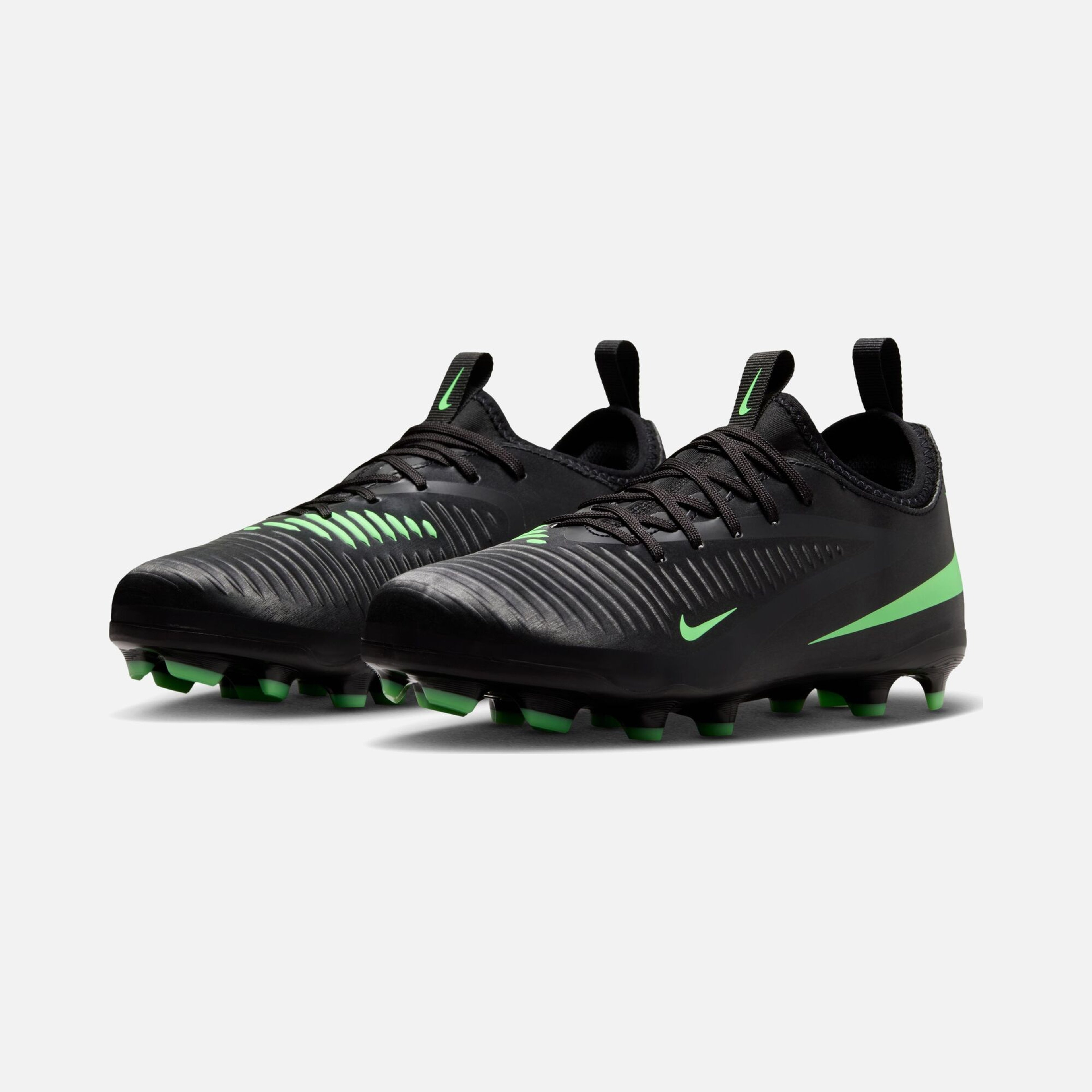 Nike Jr Phantom 6 Low Academy Fg/Mg Çocuk Krampon