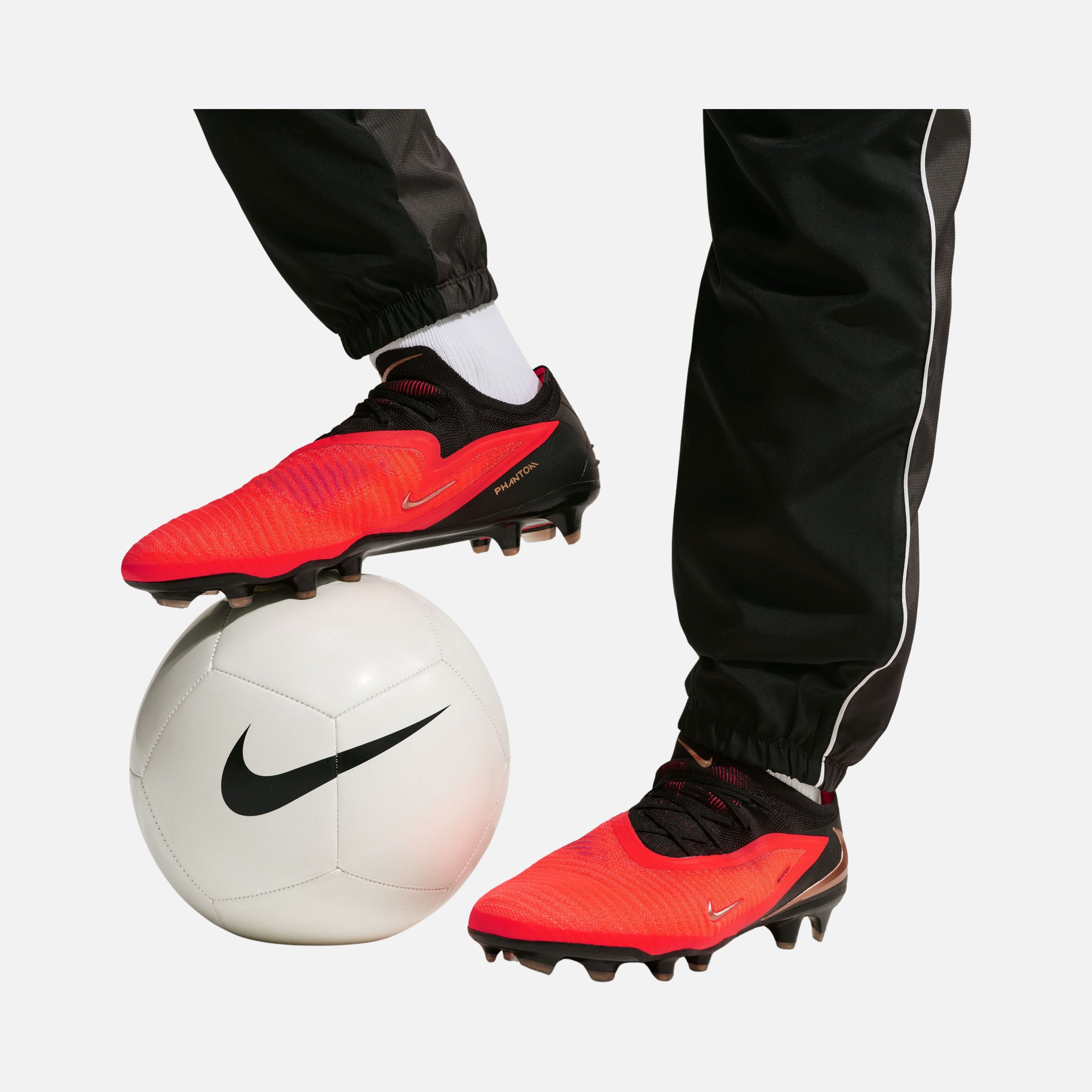 Nike Phantom 6 Low Elite Fg Erkek Krampon