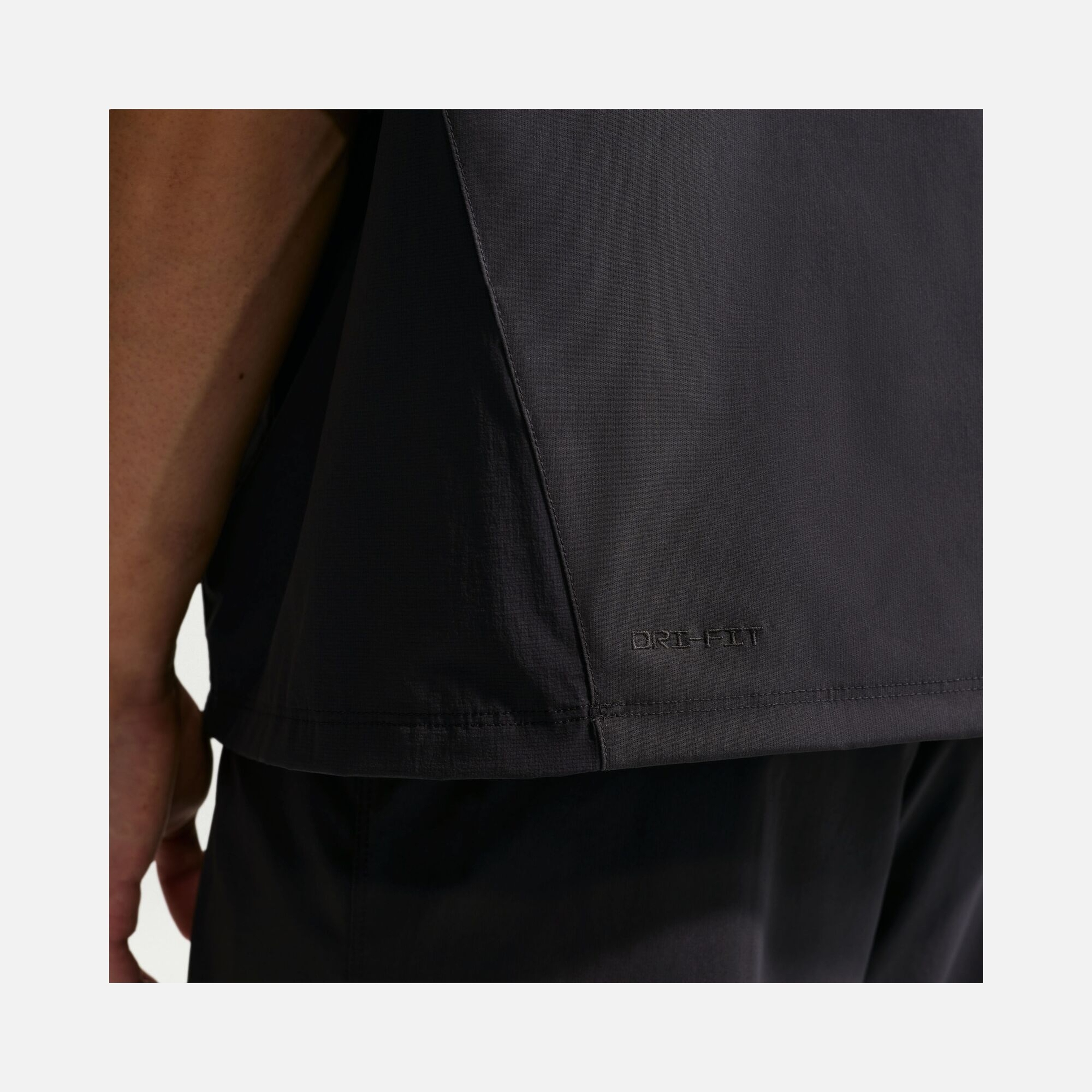 Nike Tech Helios Dri-FIT Erkek Tişört