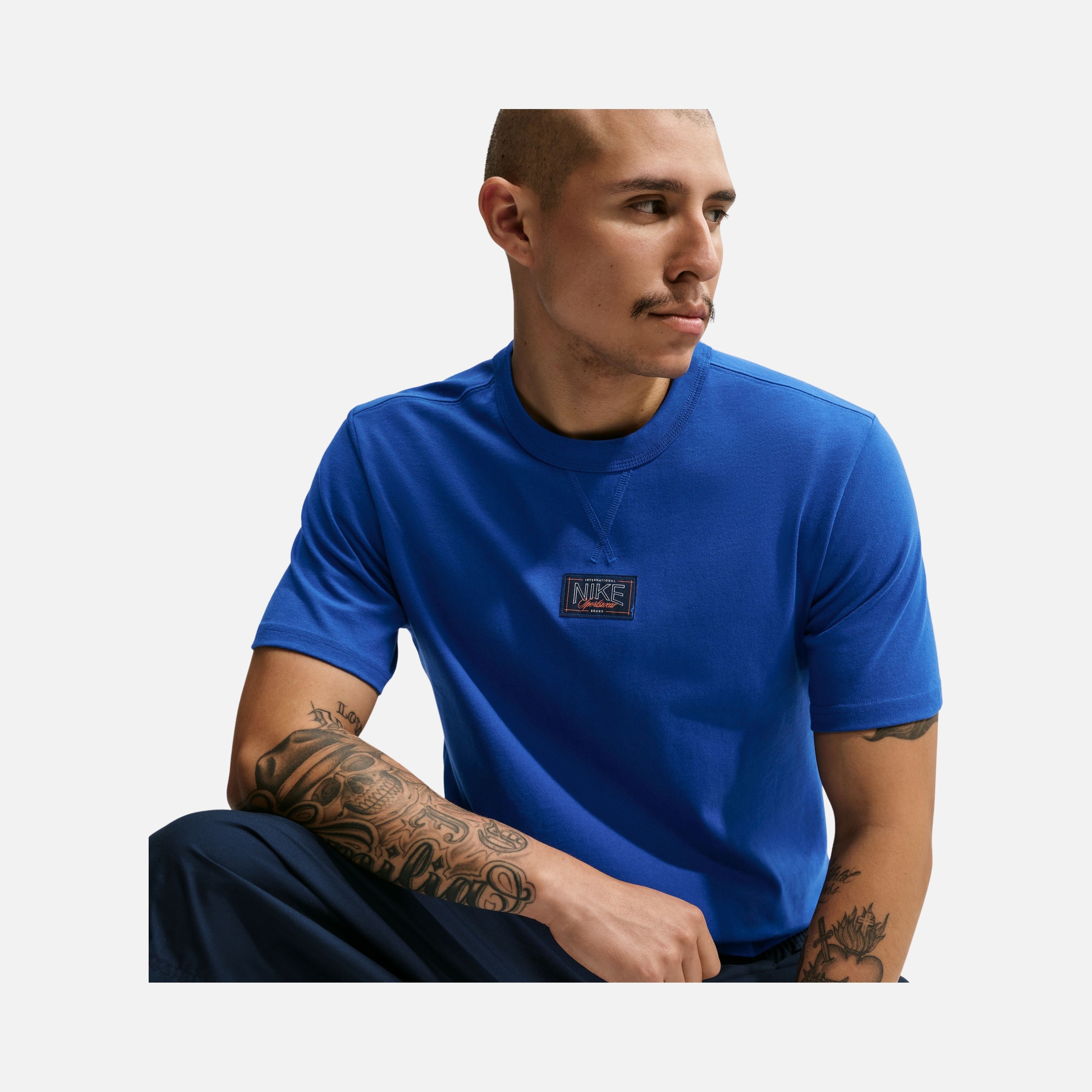 Nike Tailored Premium Patch Erkek Tişört