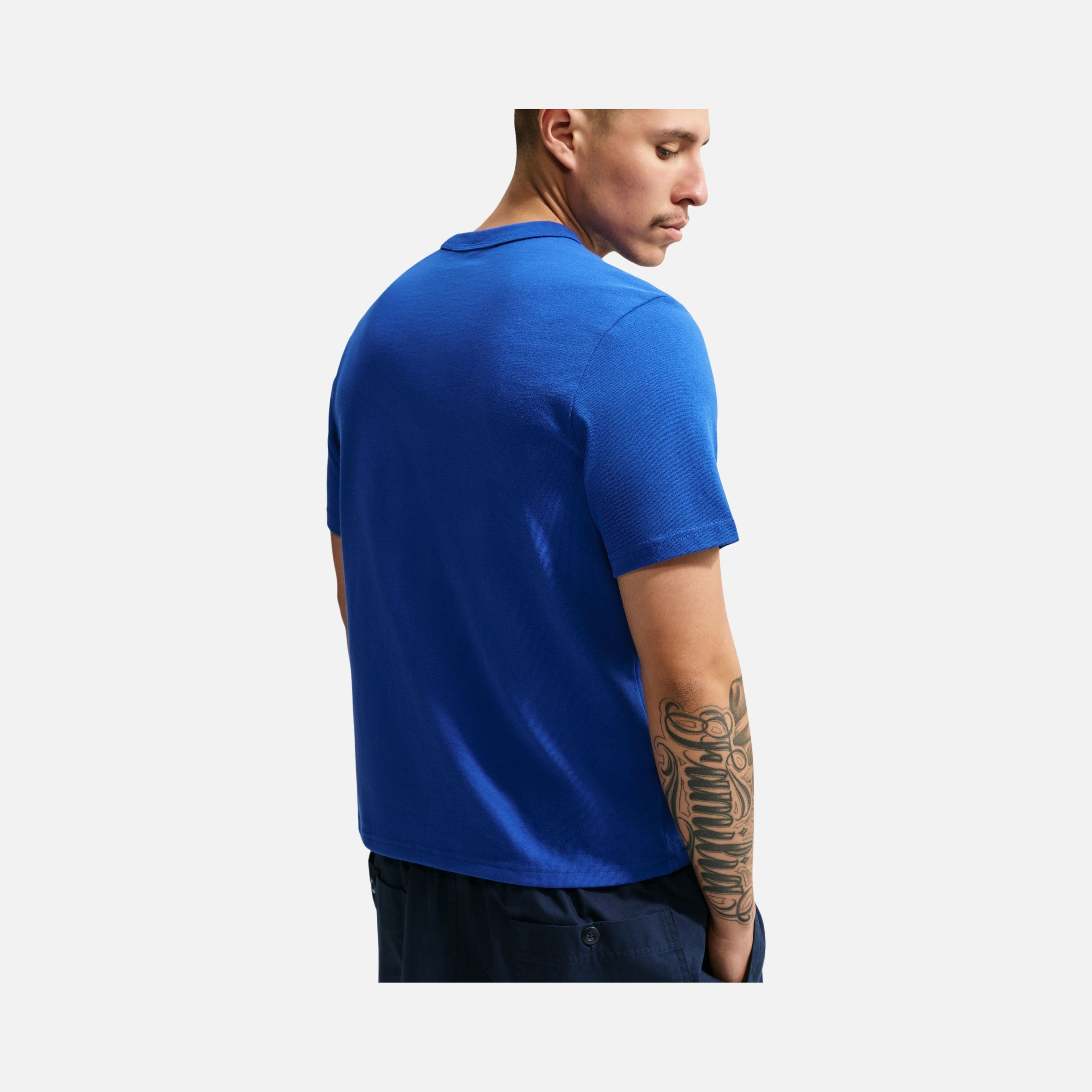 Nike Tailored Premium Patch Erkek Tişört