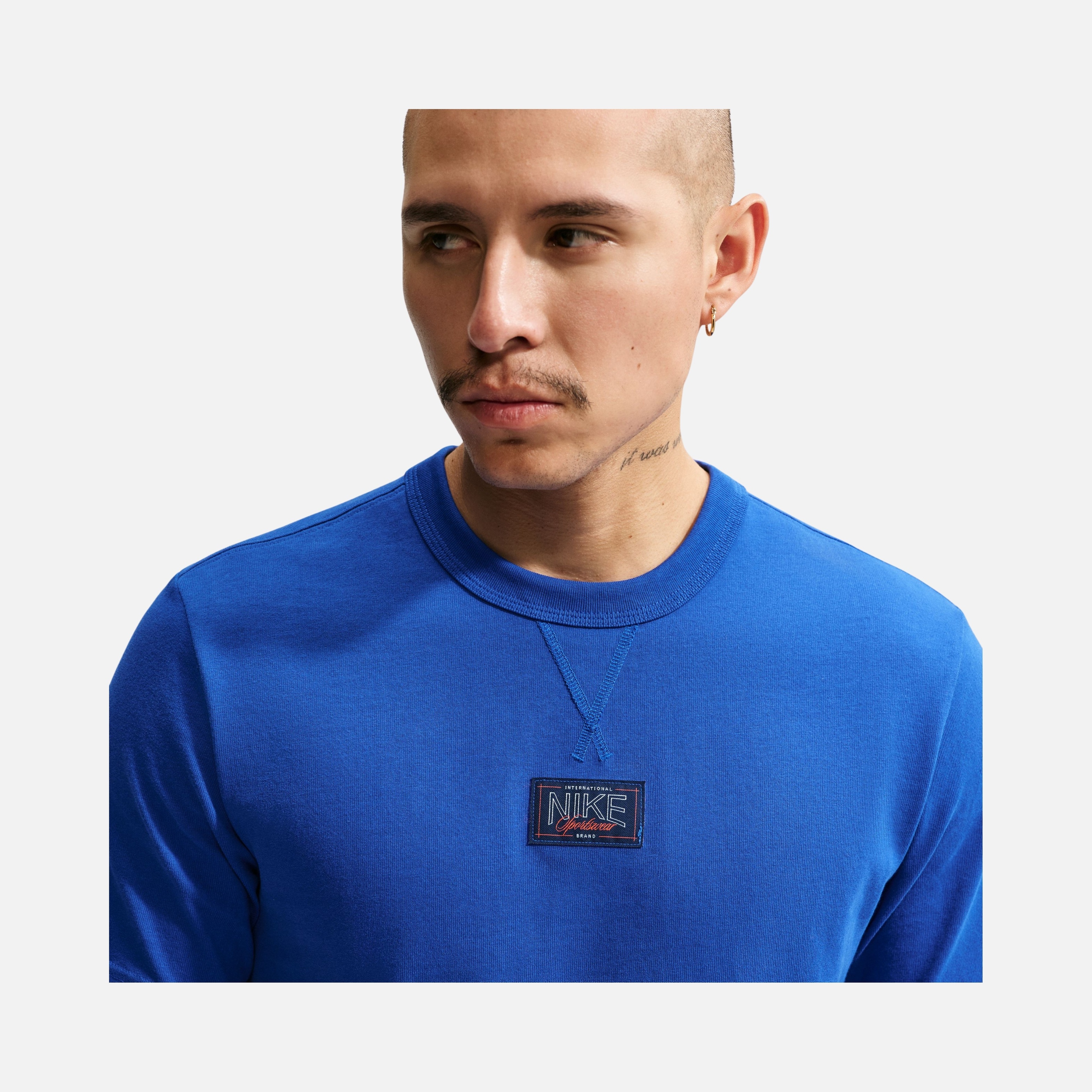 Nike Tailored Premium Patch Erkek Tişört
