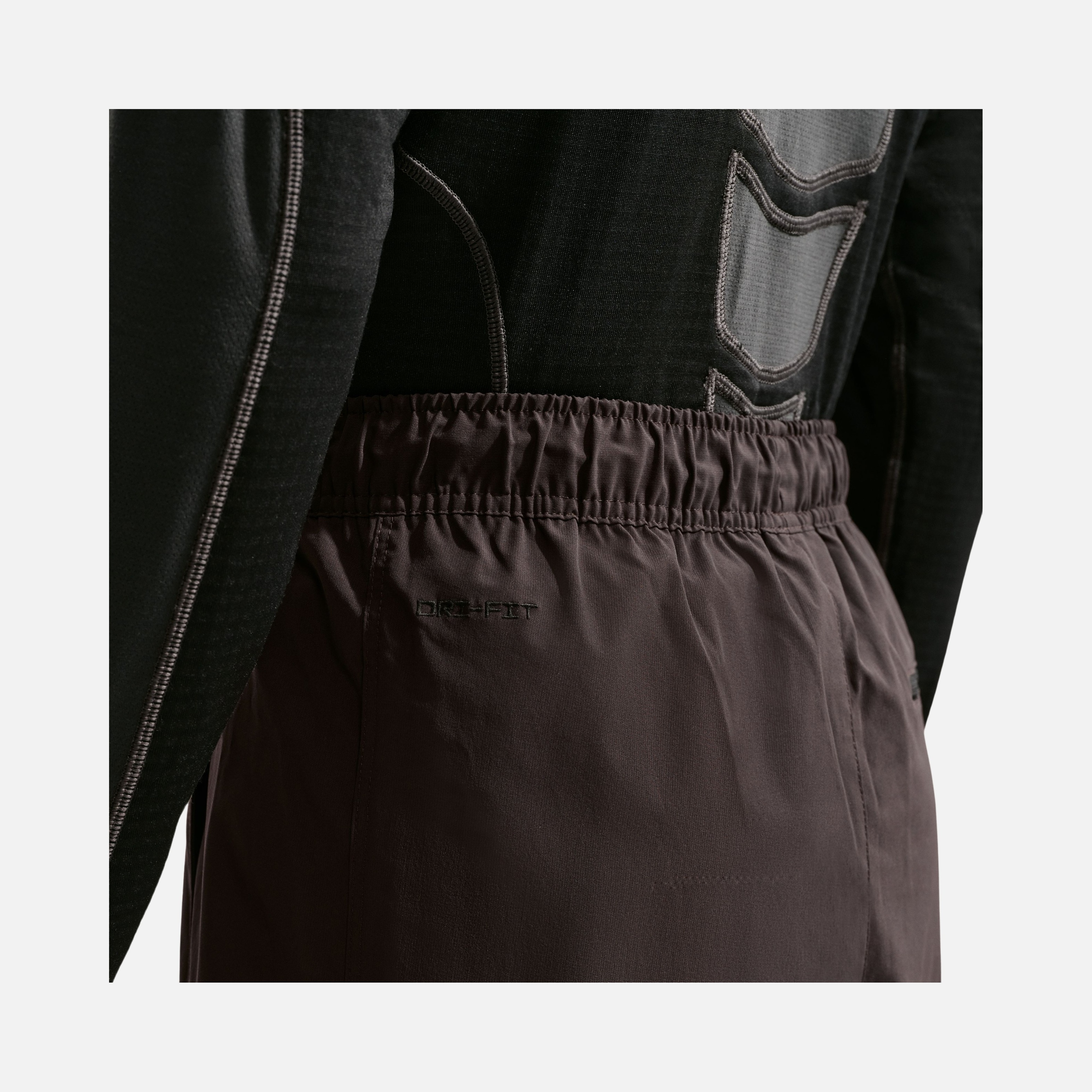Nike Tech Helios Dri-FIT Erkek Pantolon