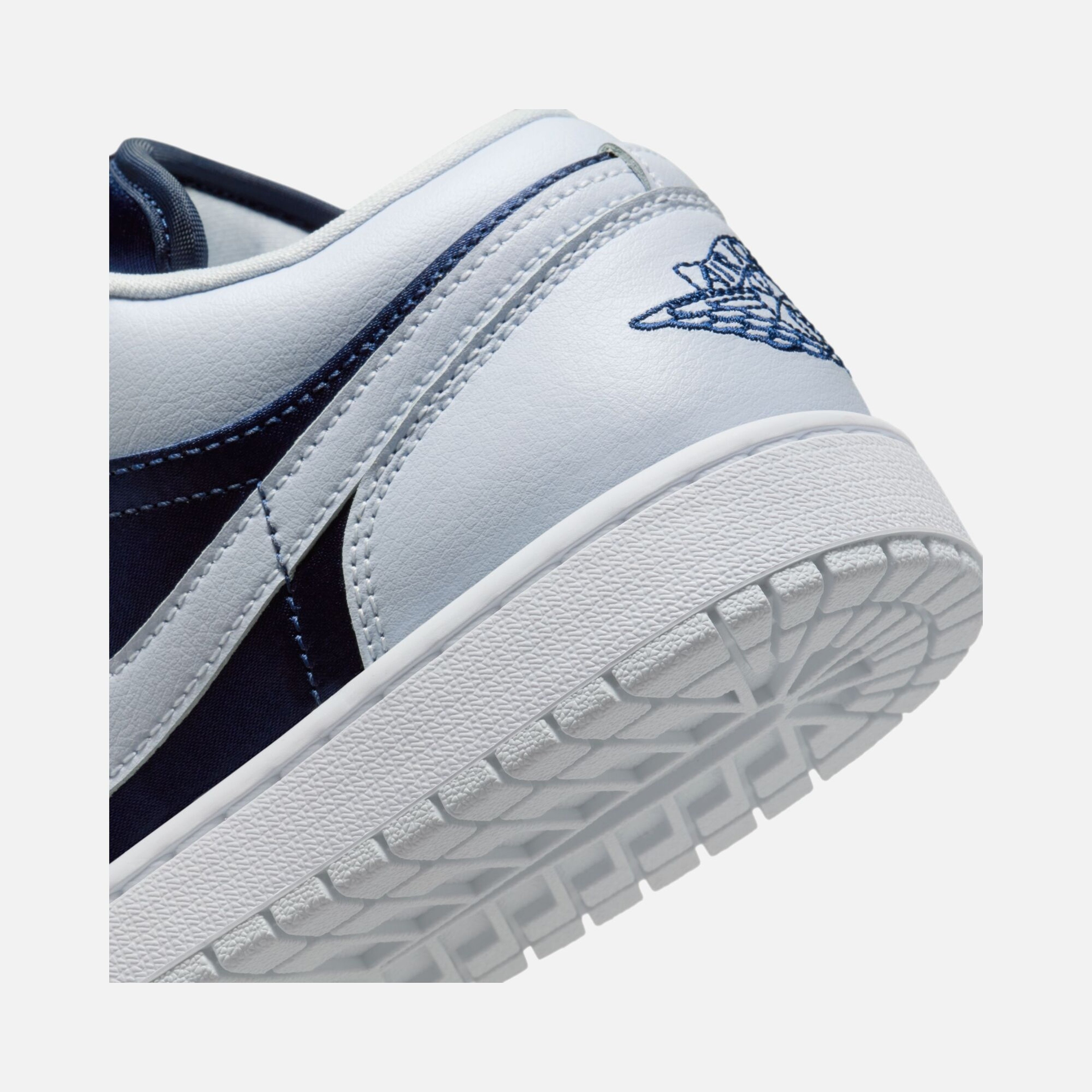 Nike Air Jordan 1 Low "Football Grey" Kadın Spor Ayakkabı