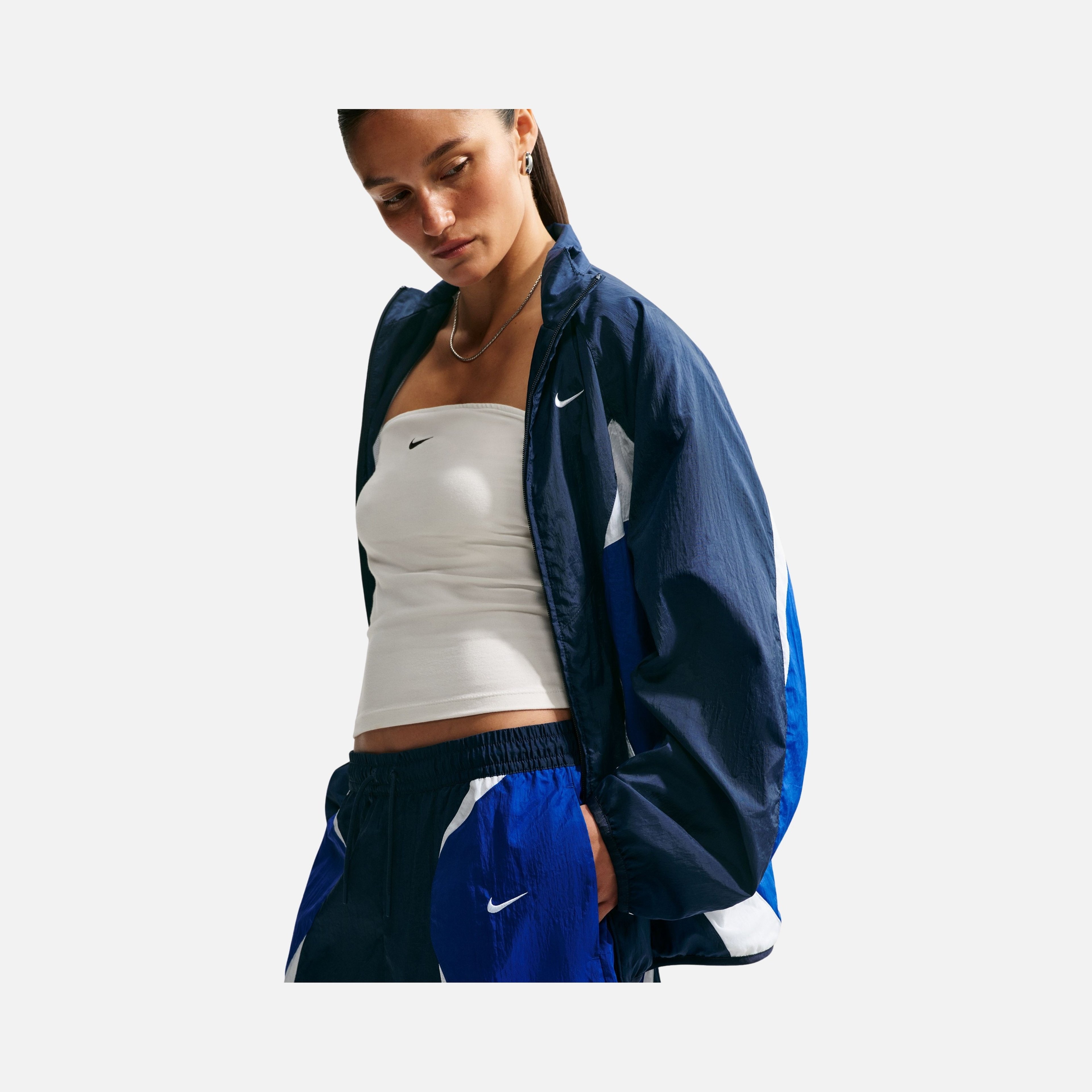 Nike Sportswear Loose Mid-Rise Track Kadın Şort