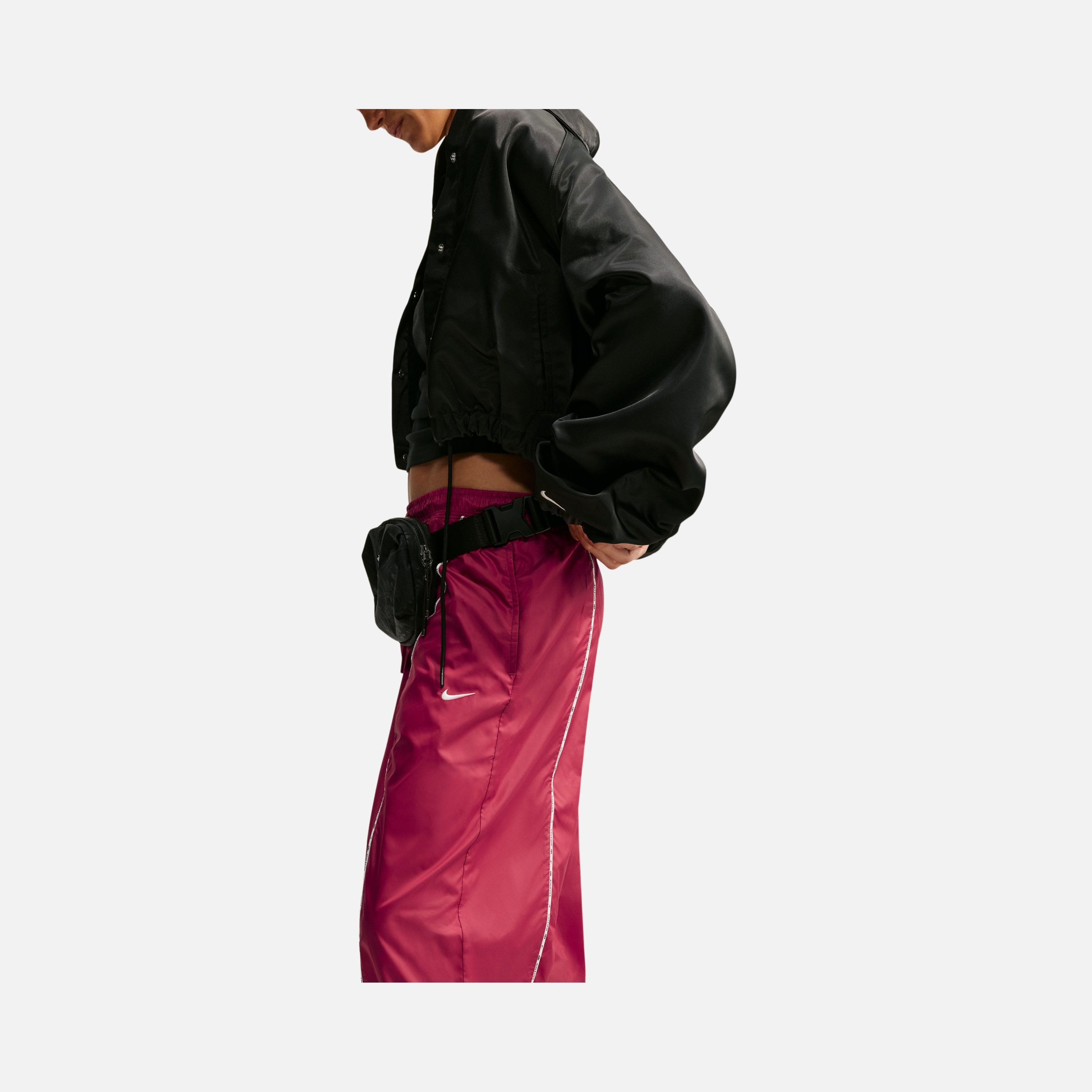 Nike Sportswear Mid-Rise Repel Woven Kadın Pantolon