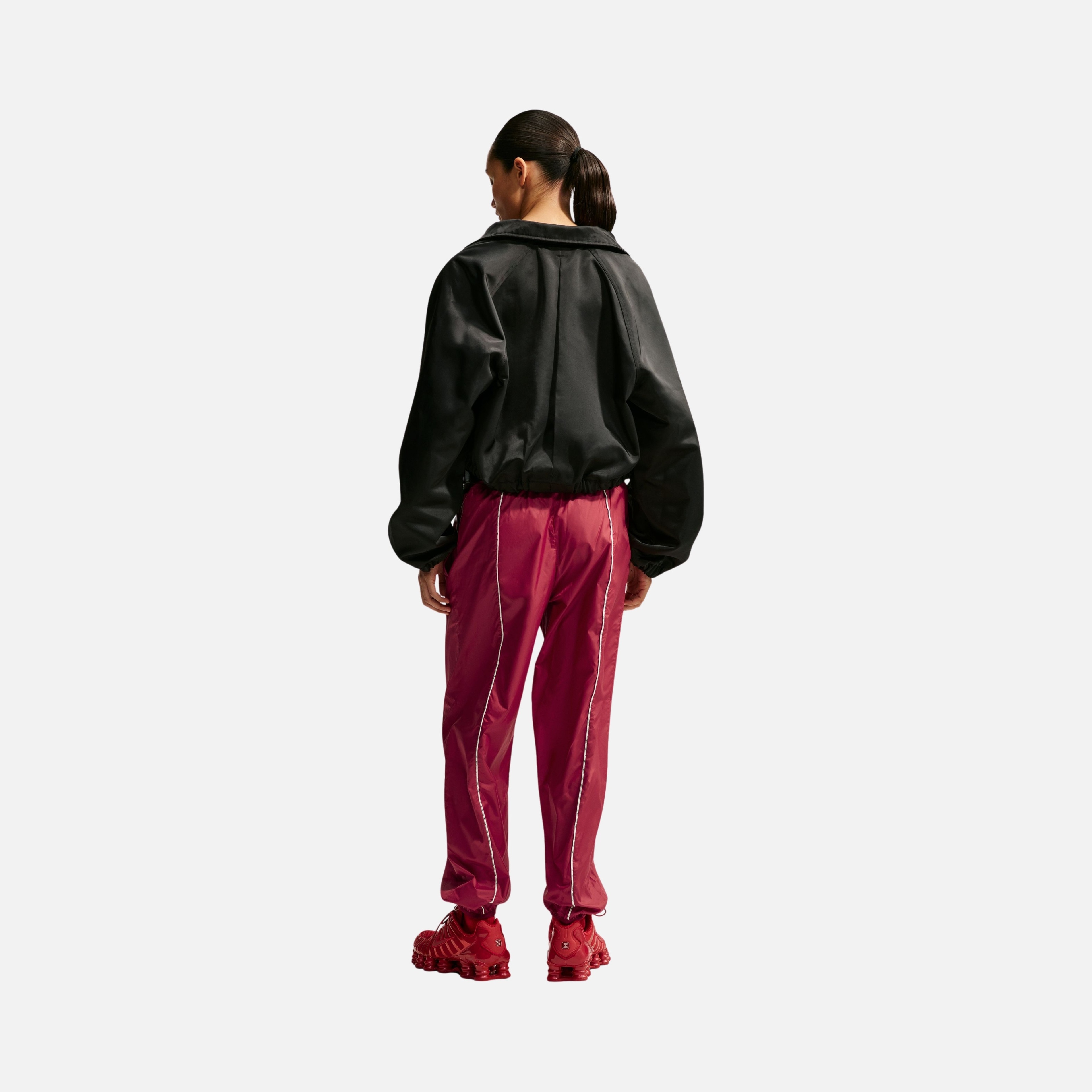 Nike Sportswear Mid-Rise Repel Woven Kadın Pantolon