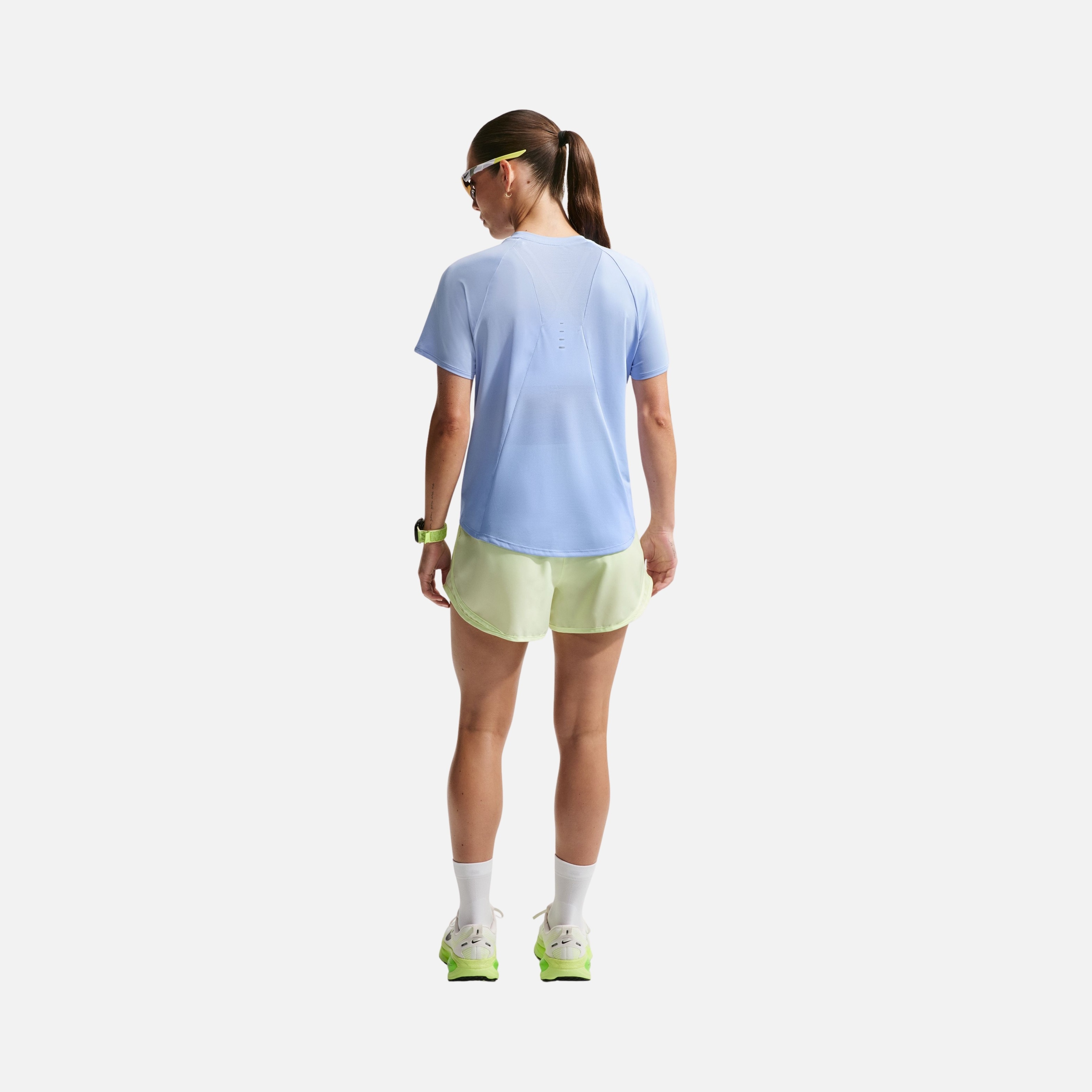 Nike Swift Dri-FIT Running Kadın Tişört