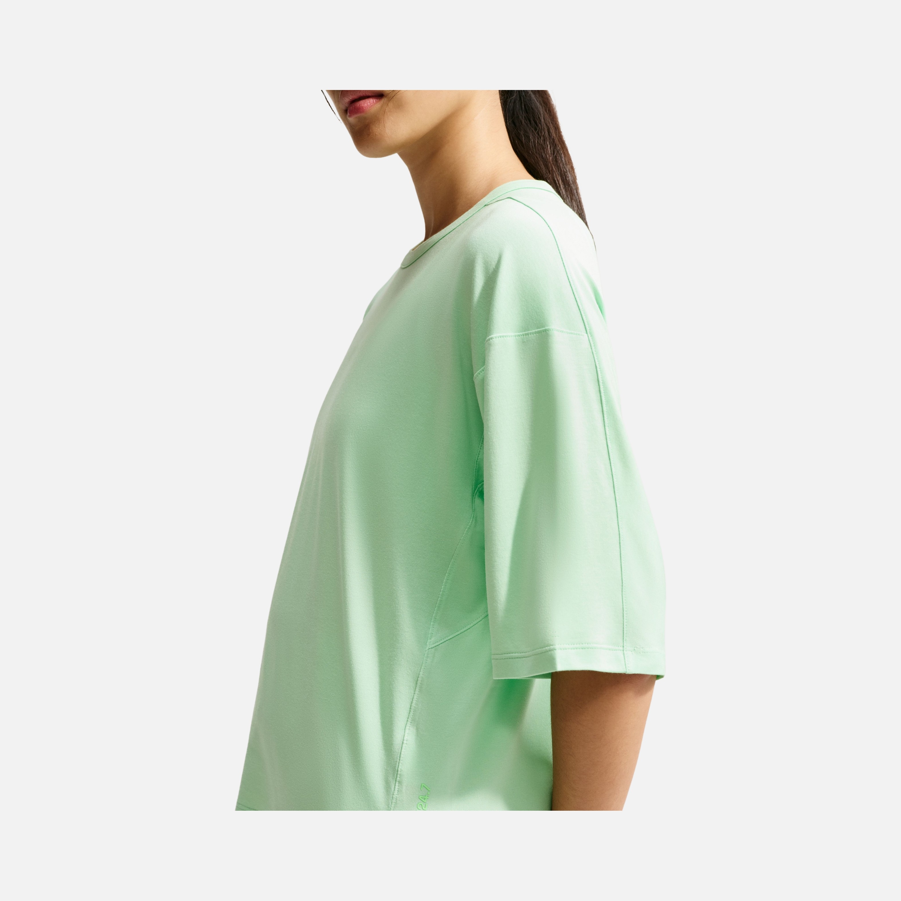 Nike 24.7 ImpossiblySoft Light Dri-FIT Kadın Tişört