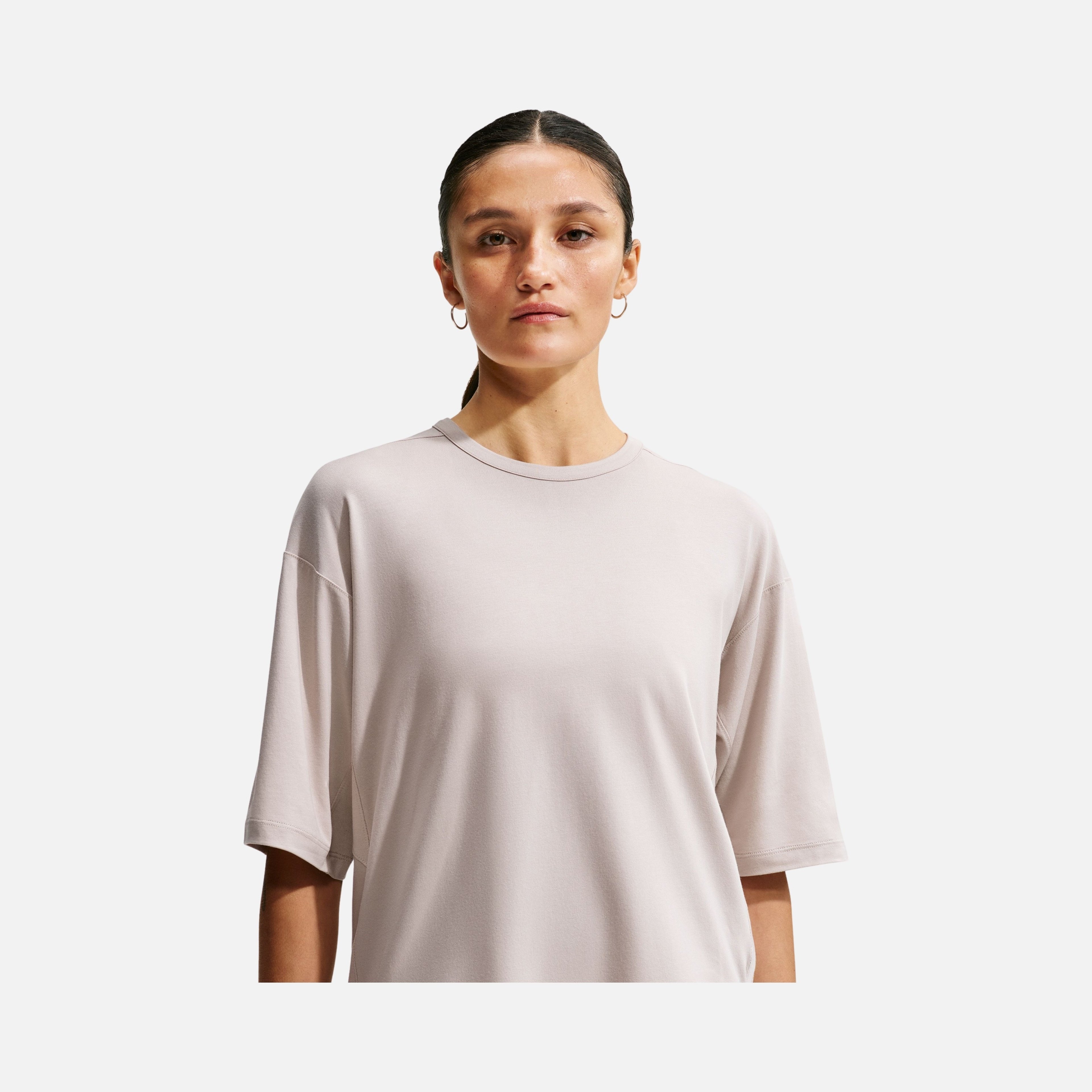 Nike 24.7 ImpossiblySoft Light Dri-FIT Kadın Tişört