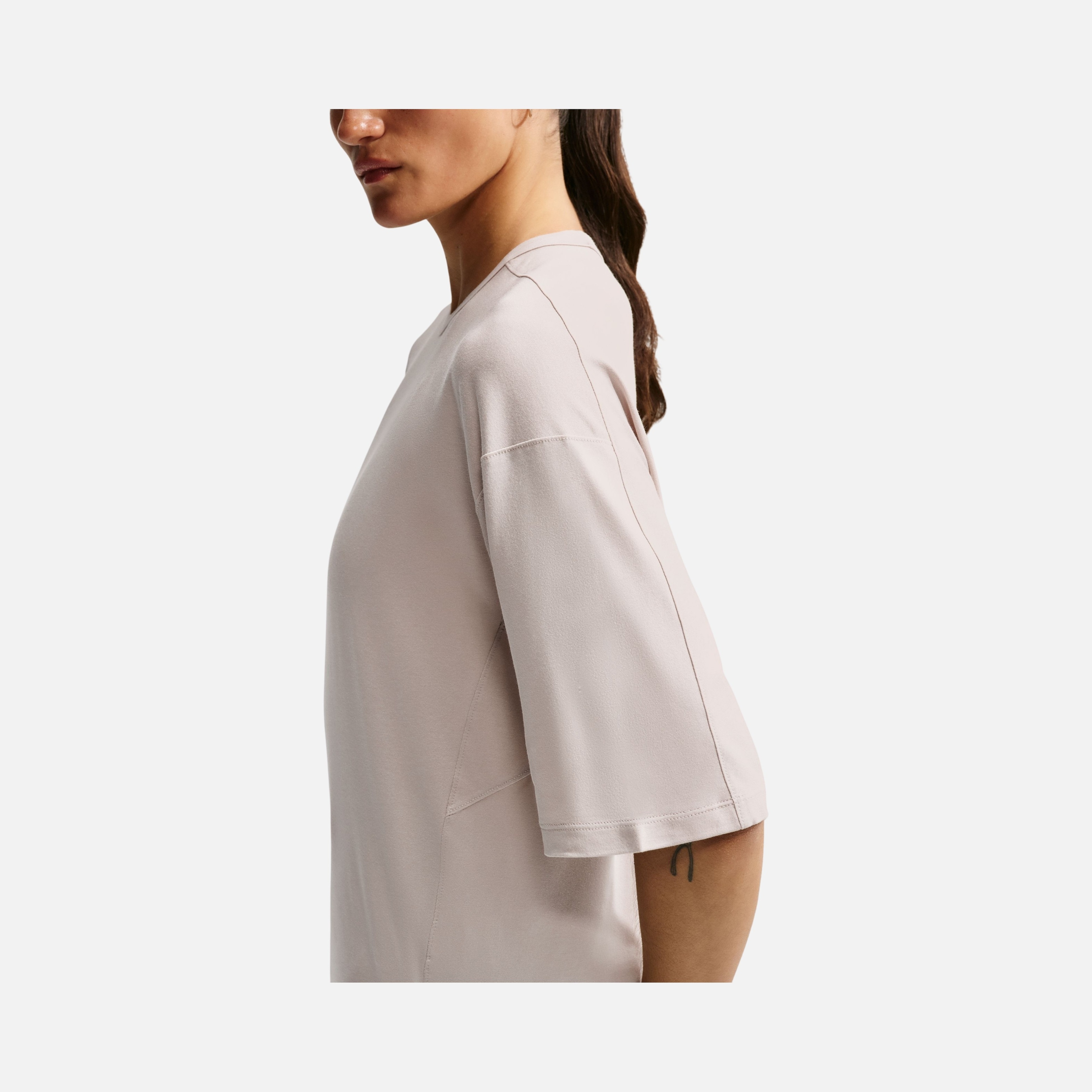 Nike 24.7 ImpossiblySoft Light Dri-FIT Kadın Tişört