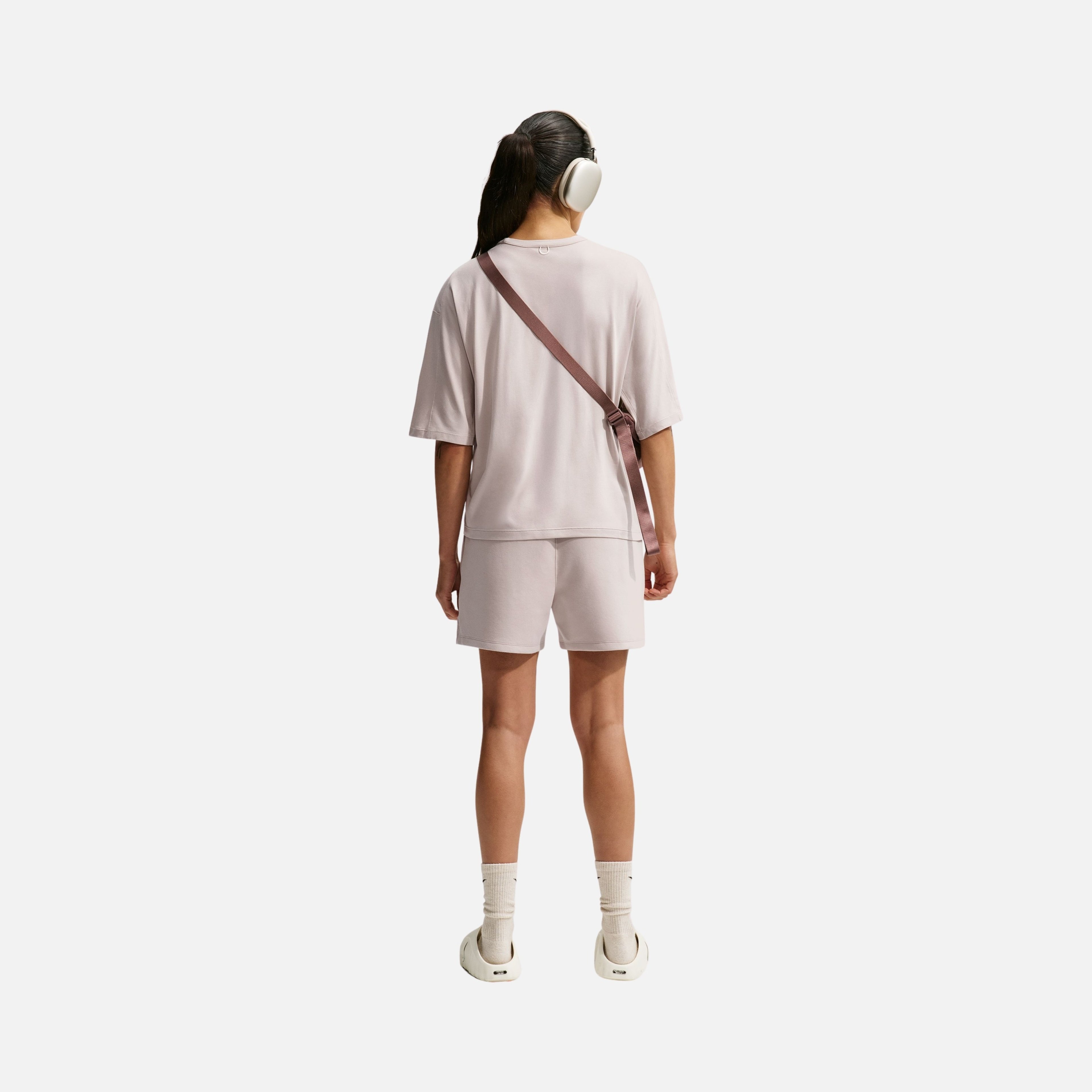 Nike 24.7 ImpossiblySoft Light Dri-FIT Kadın Tişört