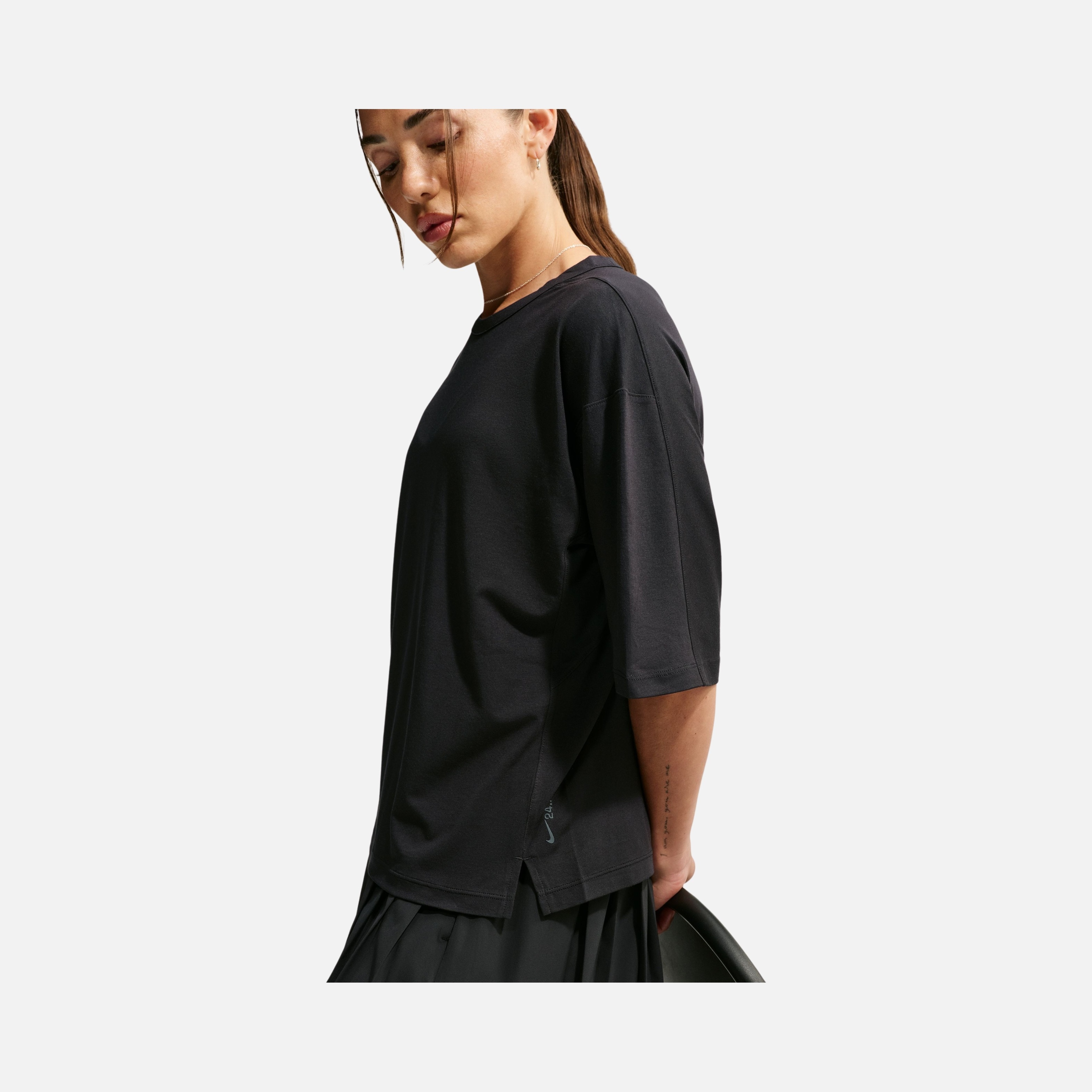 Nike 24.7 ImpossiblySoft Light Dri-FIT Kadın Tişört