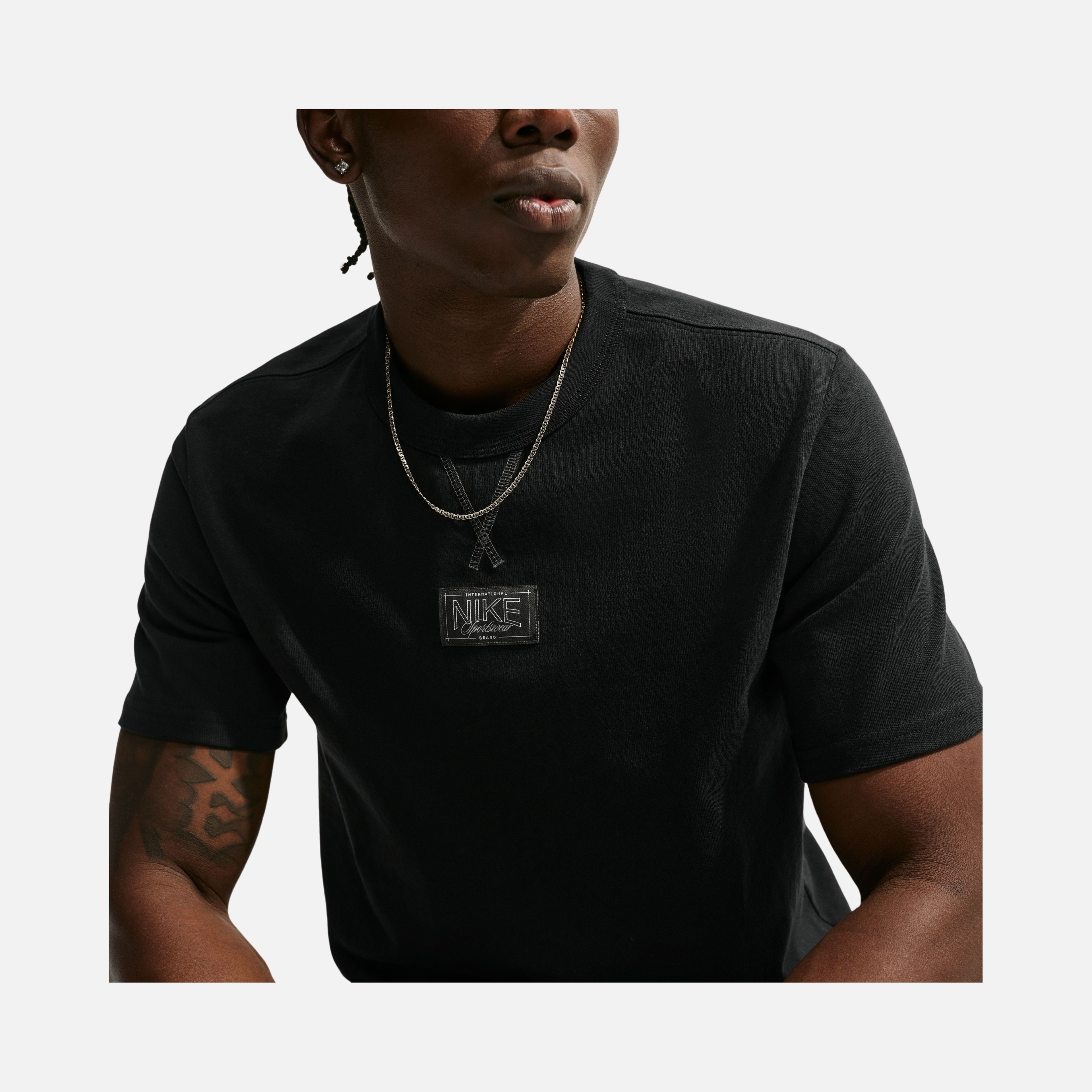 Nike Tailored Premium Patch Erkek Tişört