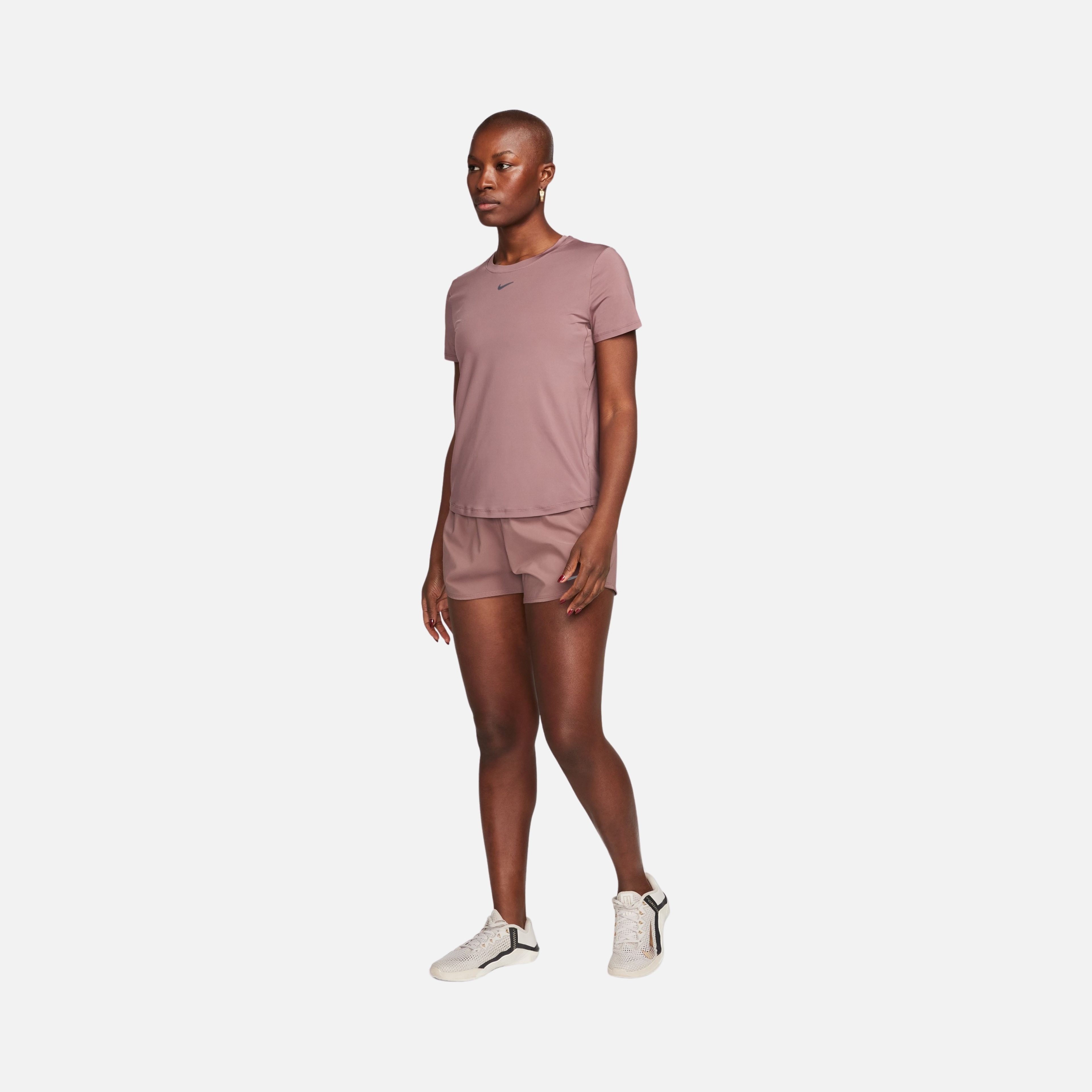 Nike One Classic Dri-Fit Short-Sleeve Training Kadın Tişört