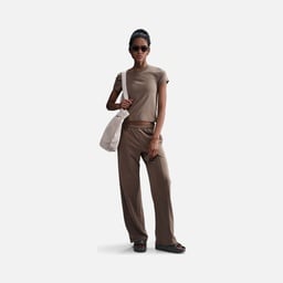 Nike Sportswear Essentials Chill Knit Short-Sleeve Kadın Tişört