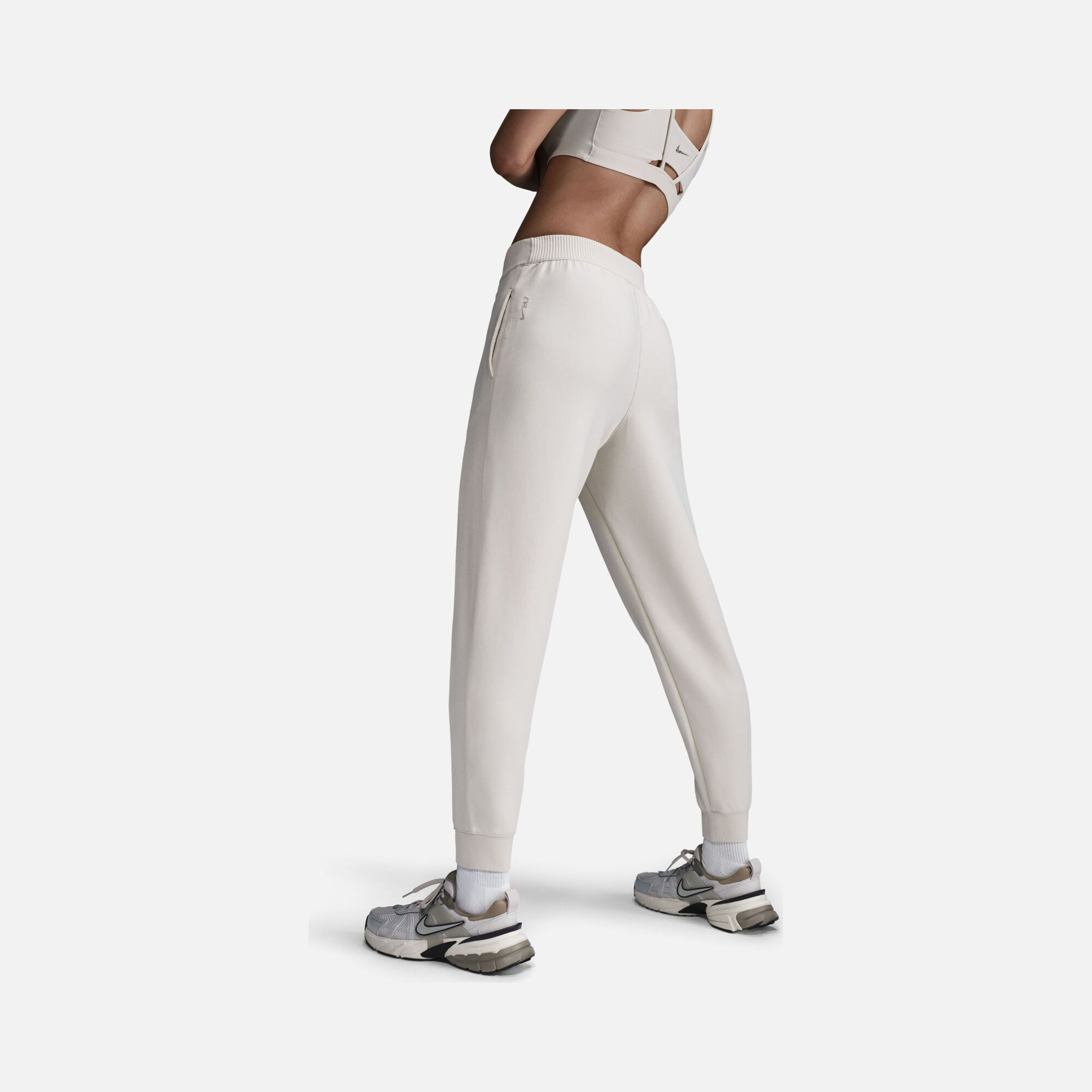 Nike 24.7 Dri-Fit Mid Waist Soft Training Kadın Pantolon
