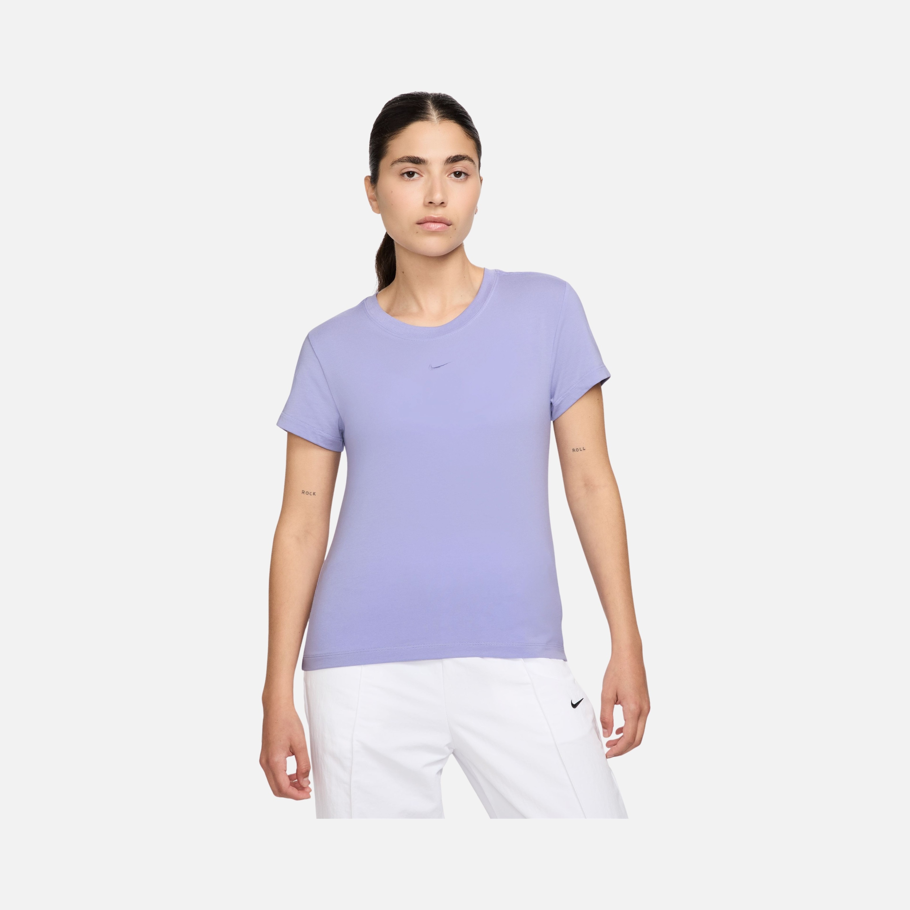 Nike Sportswear Essentials Chill Knit Short-Sleeve Kadın Tişört