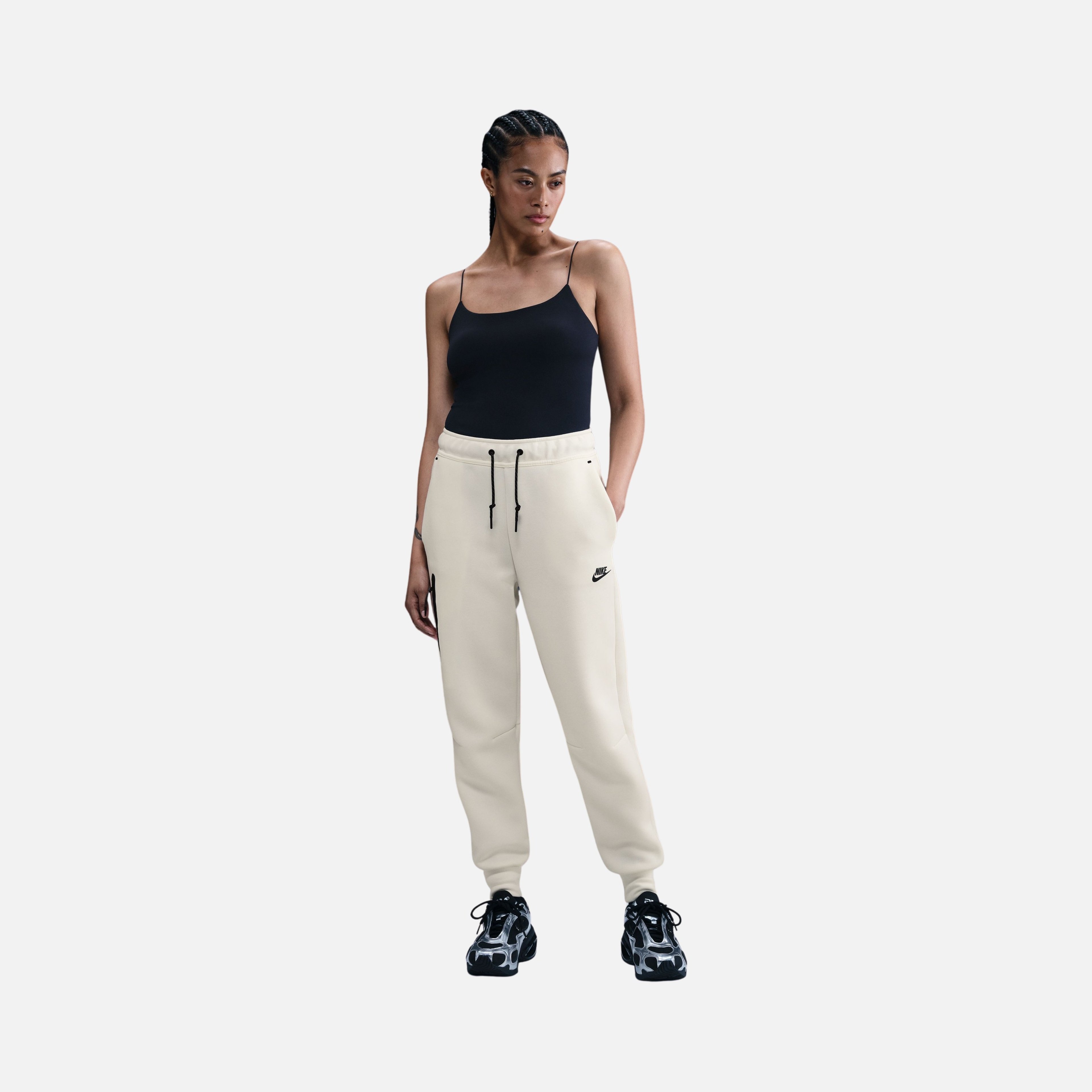 Nike Sportswear Tech Fleece Mid-Rise SS25 Kadın Pantolon