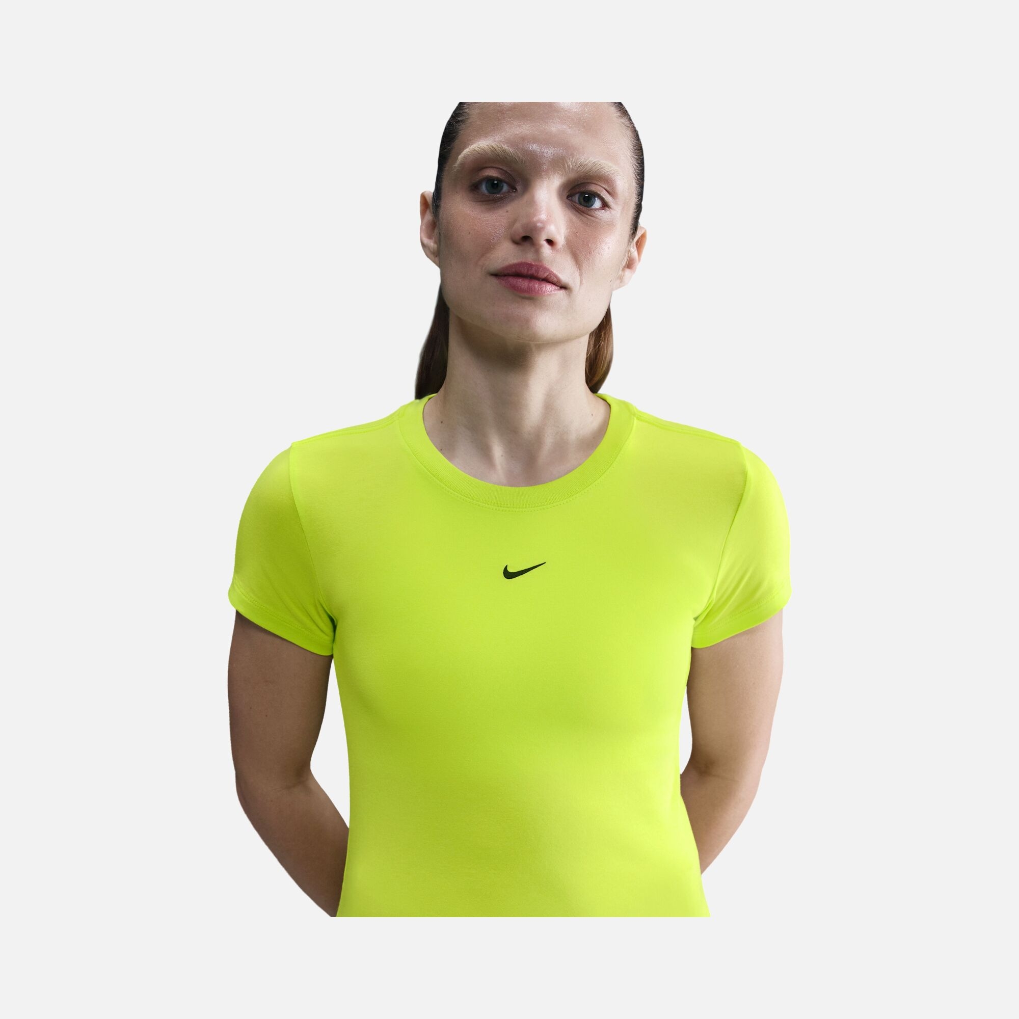 Nike Sportswear Essentials Chill Knit Short-Sleeve Kadın Tişört