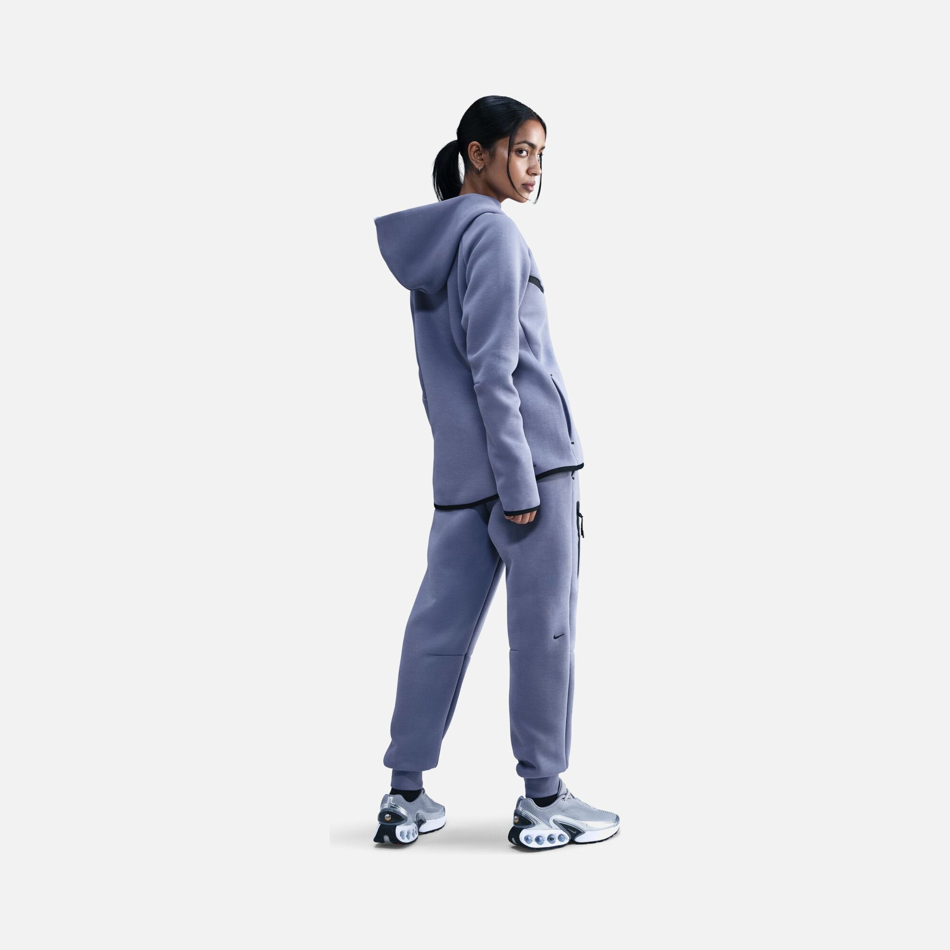 Nike Sportswear Tech Fleece Mid-Rise SS25 Kadın Pantolon