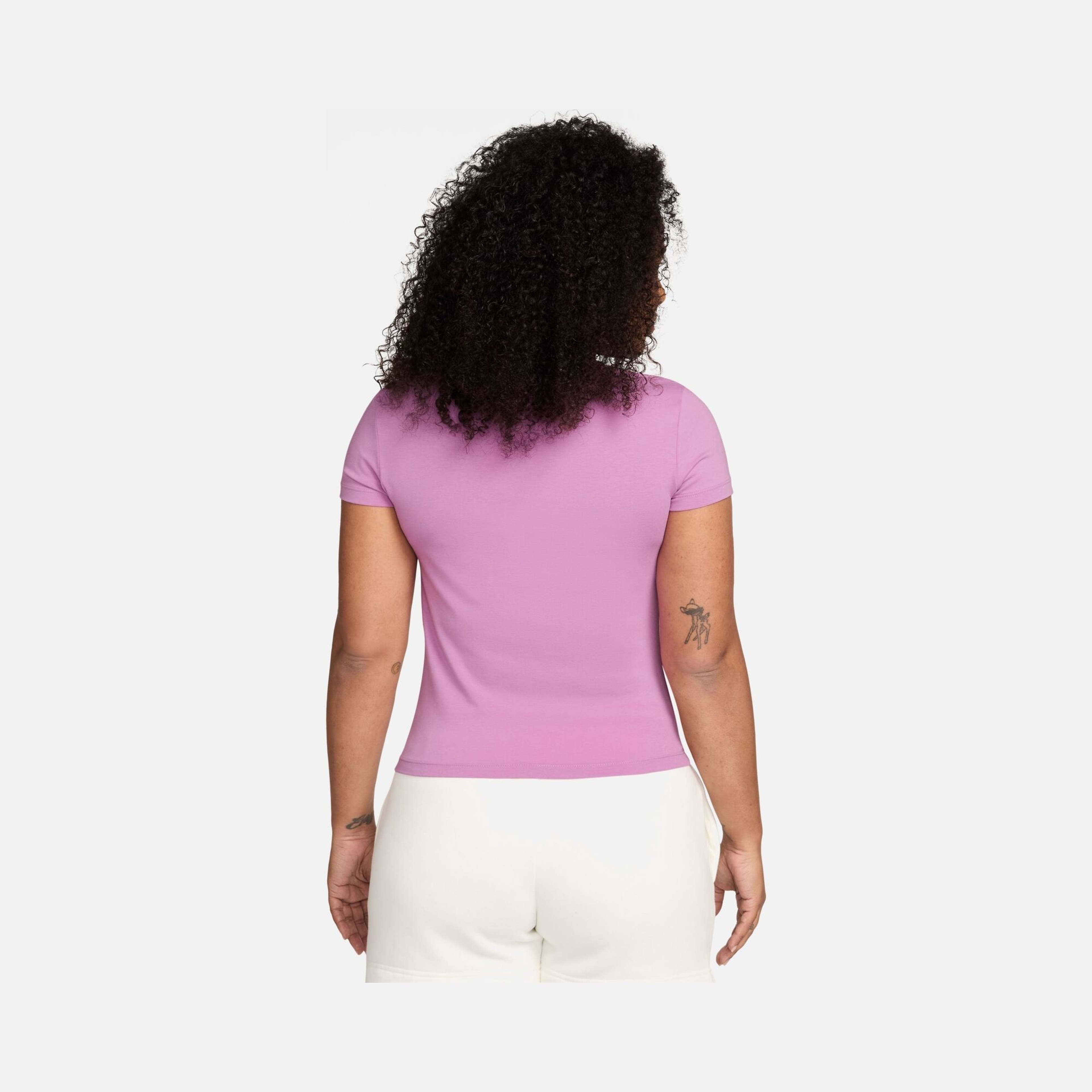 Nike Sportswear Essentials Chill Knit Short-Sleeve Kadın Tişört