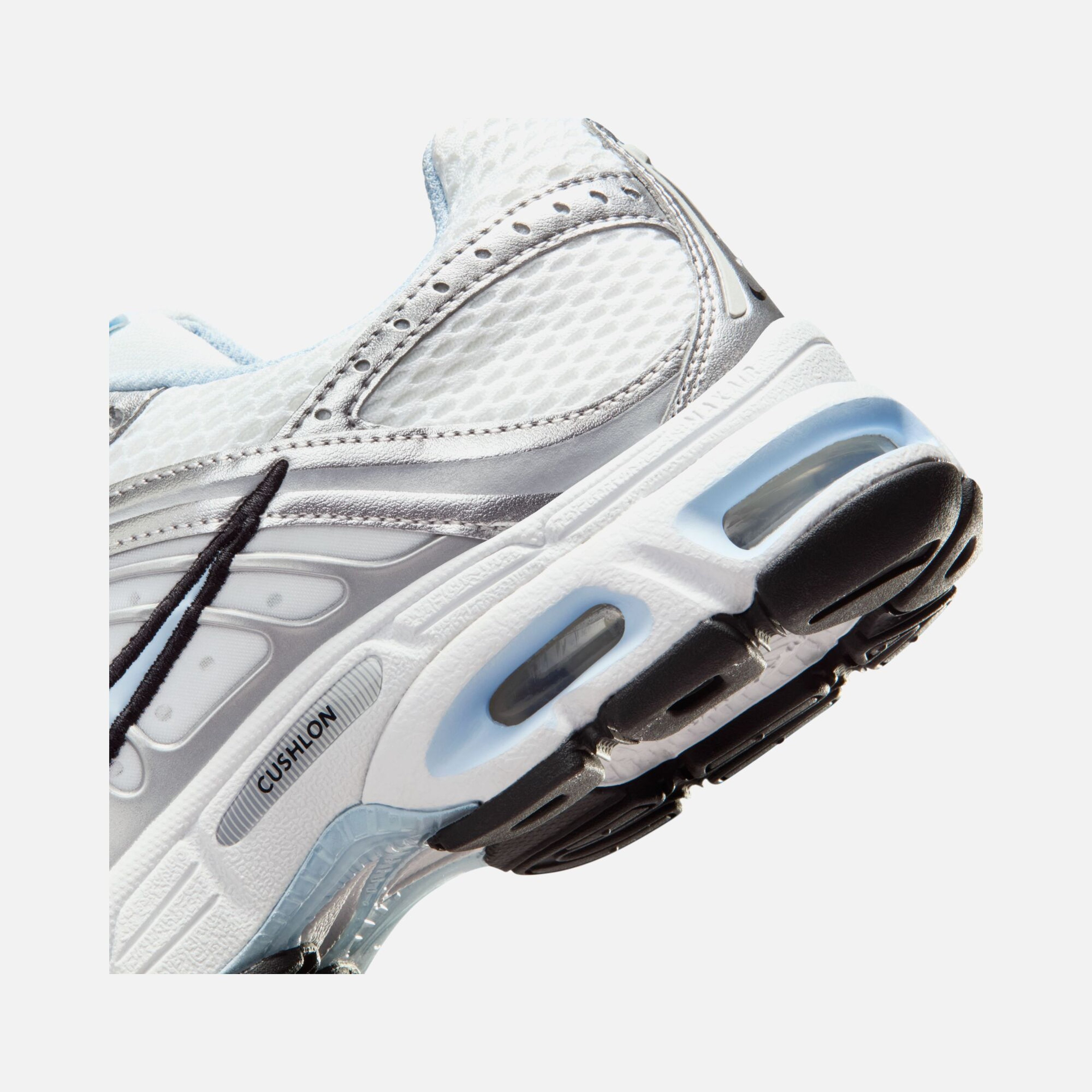 Nike Air Max Moto 2 Kadın Spor Ayakkabı