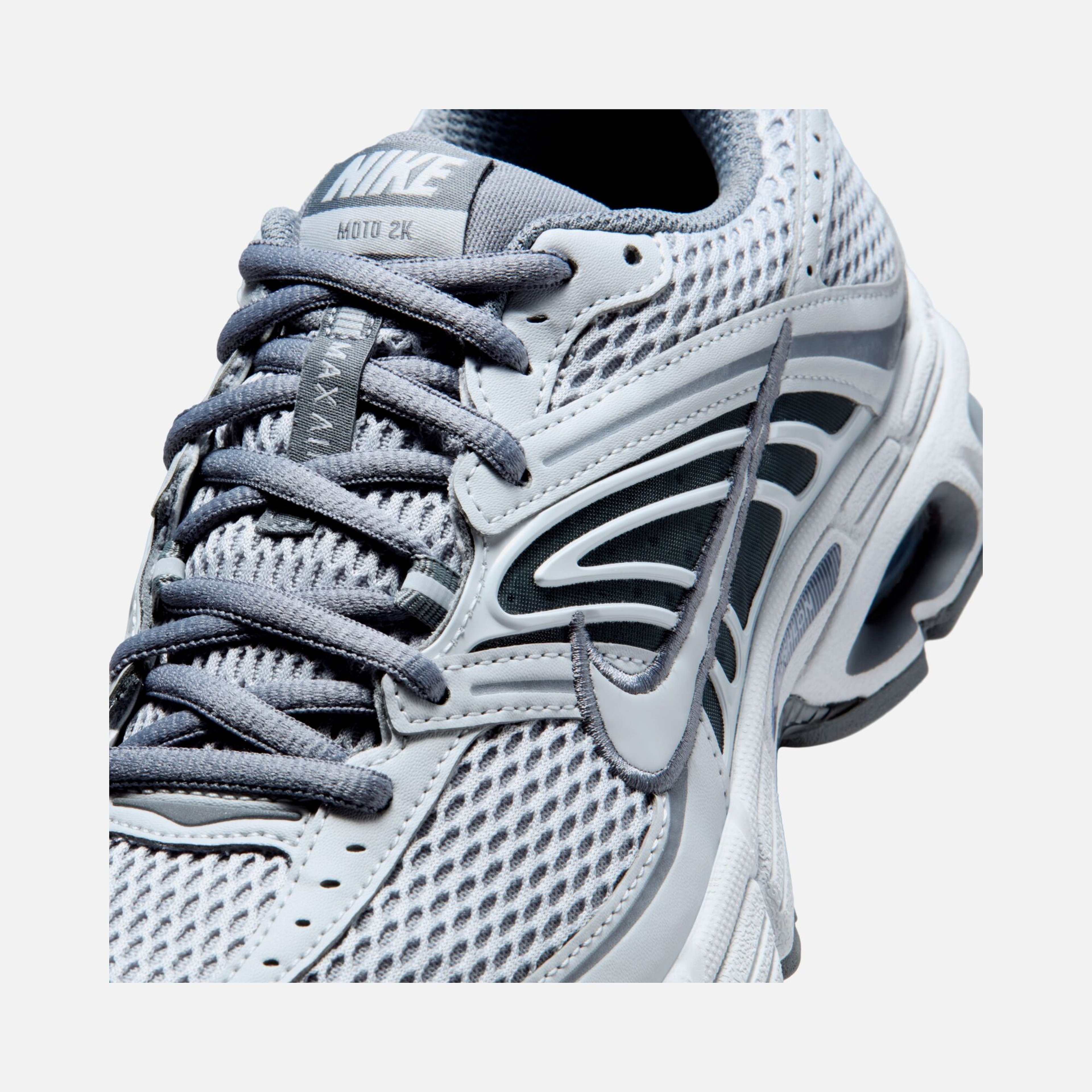 Nike Air Max Moto 2 Kadın Spor Ayakkabı