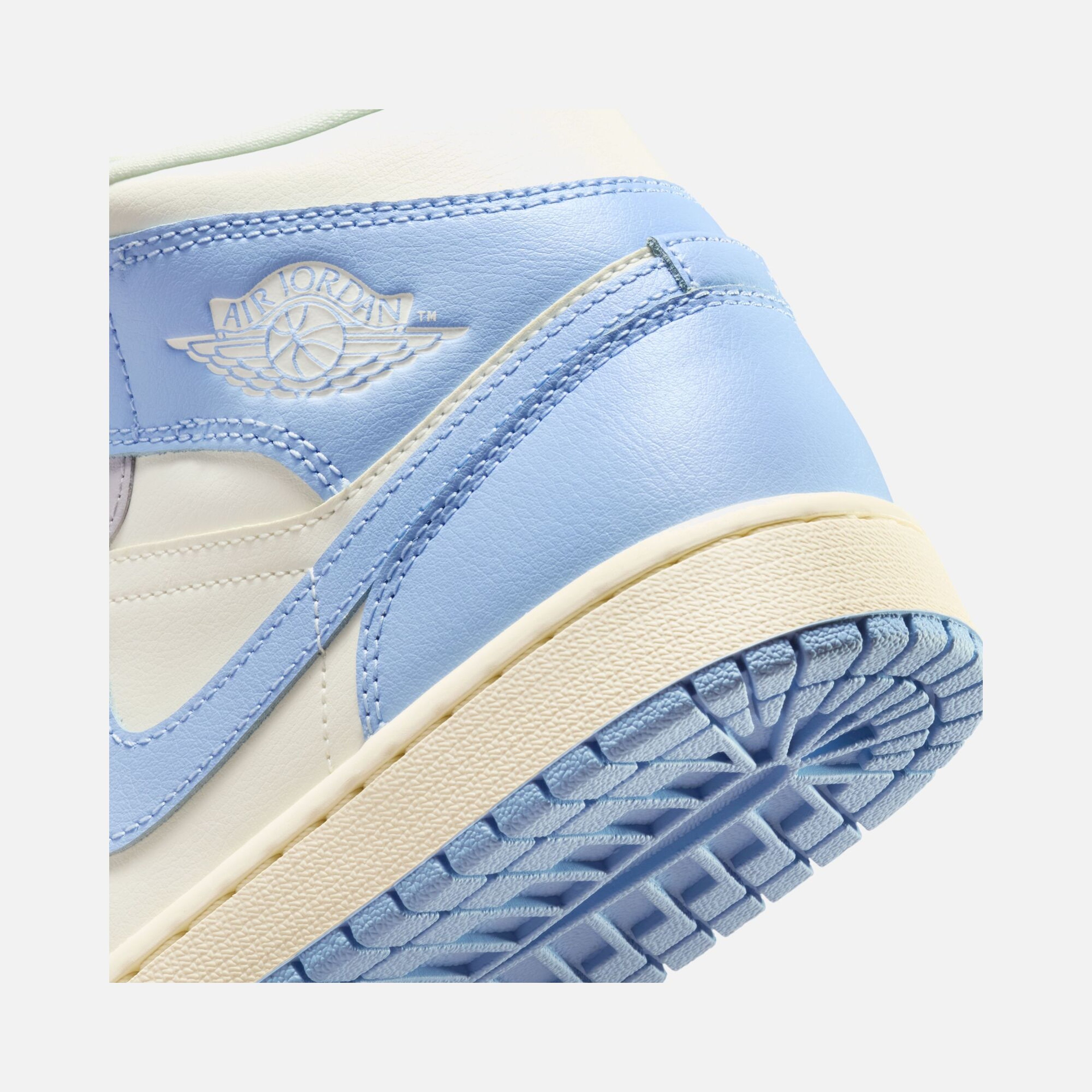 Nike Air Jordan 1 Mid Kadın Spor Ayakkabı