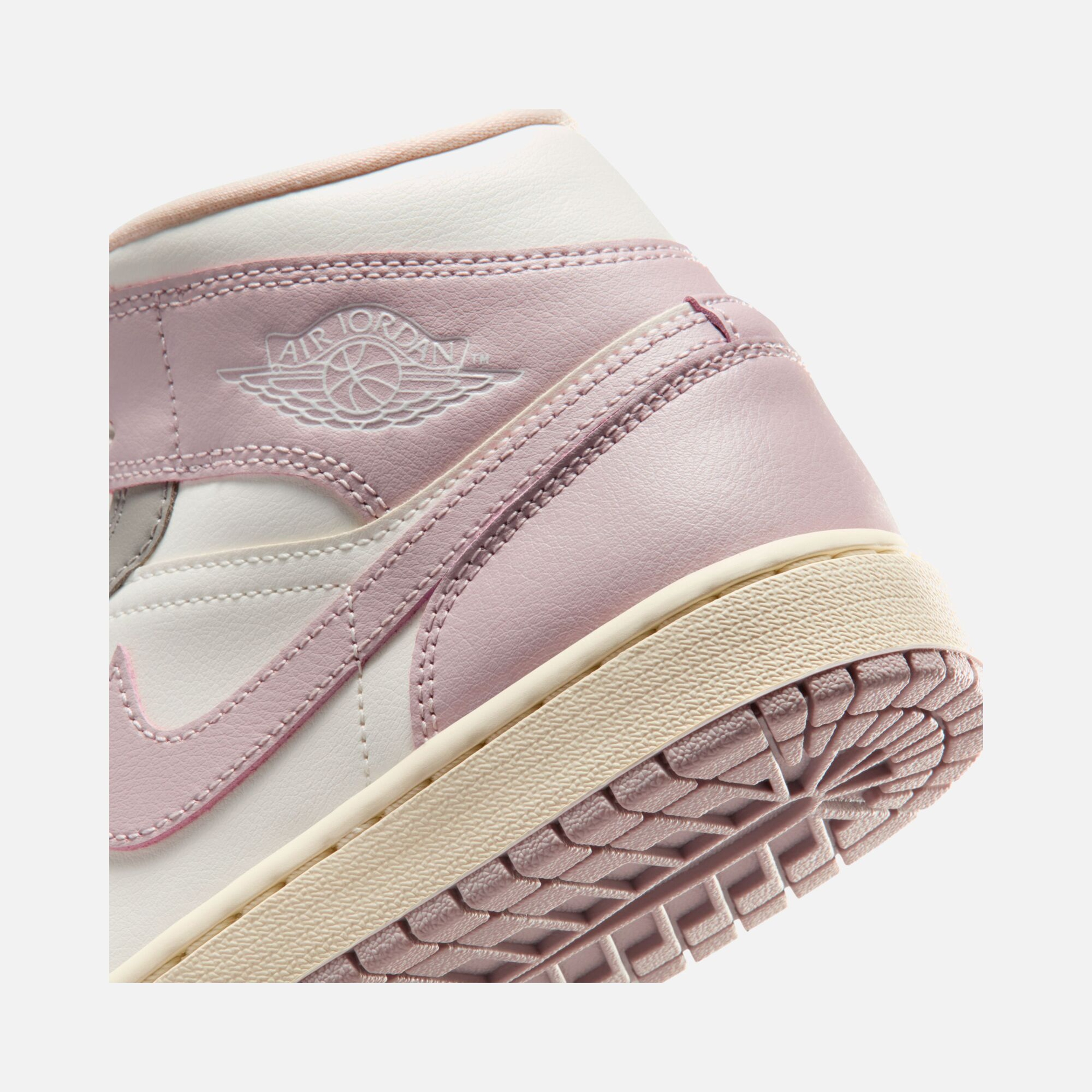 Nike Air Jordan 1 Mid Kadın Spor Ayakkabı