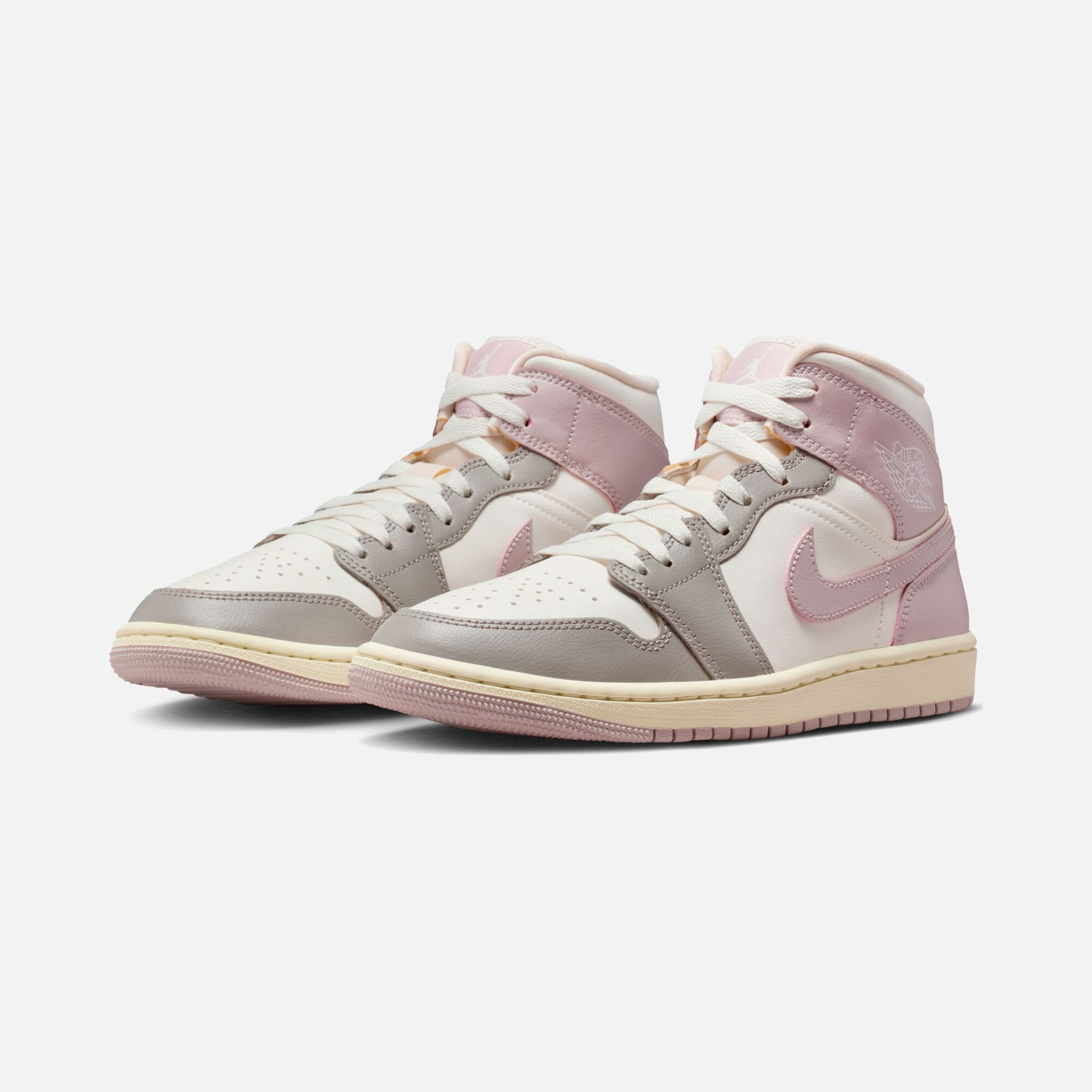 Nike Air Jordan 1 Mid Kadın Spor Ayakkabı
