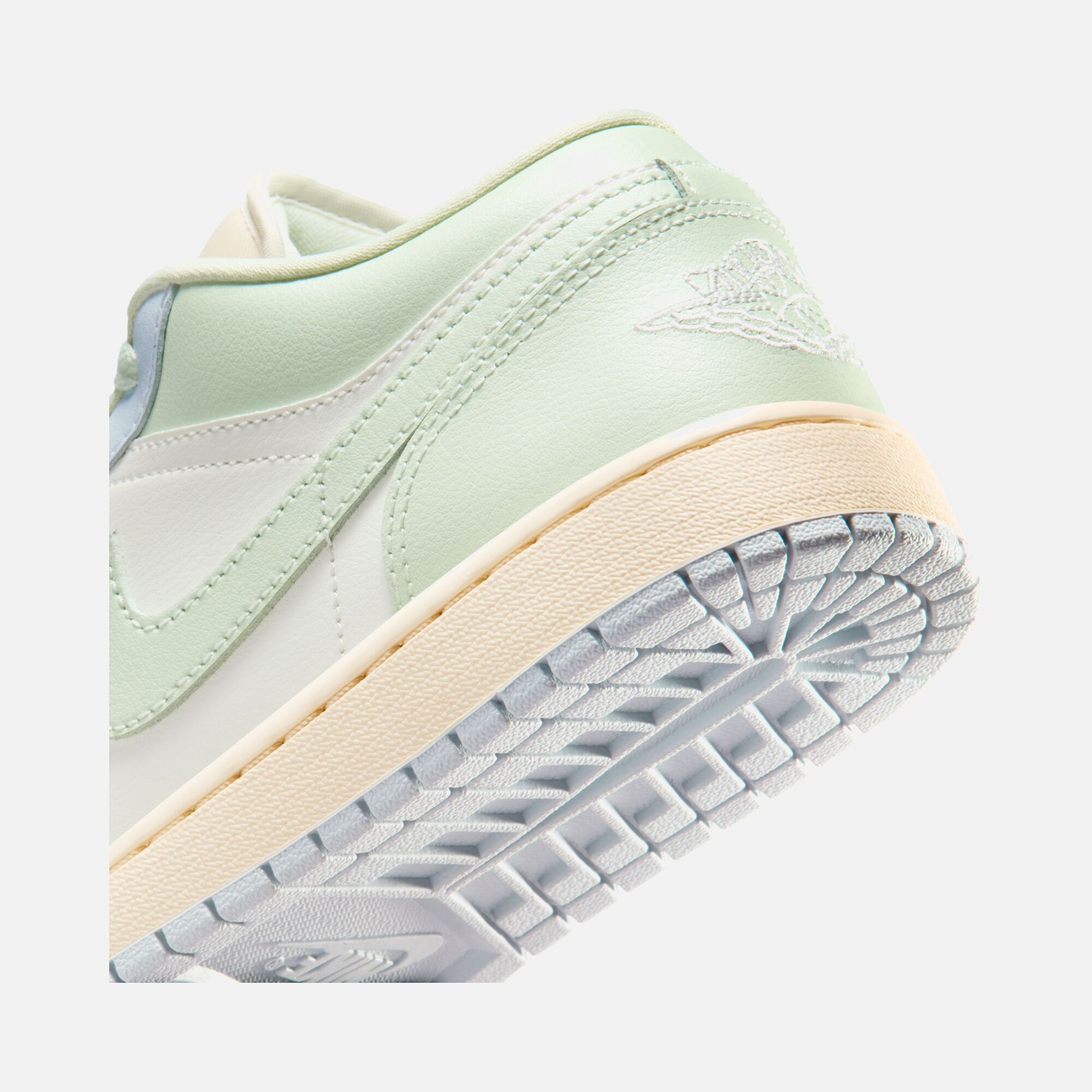 Nike Air Jordan 1 Low Kadın Spor Ayakkabı