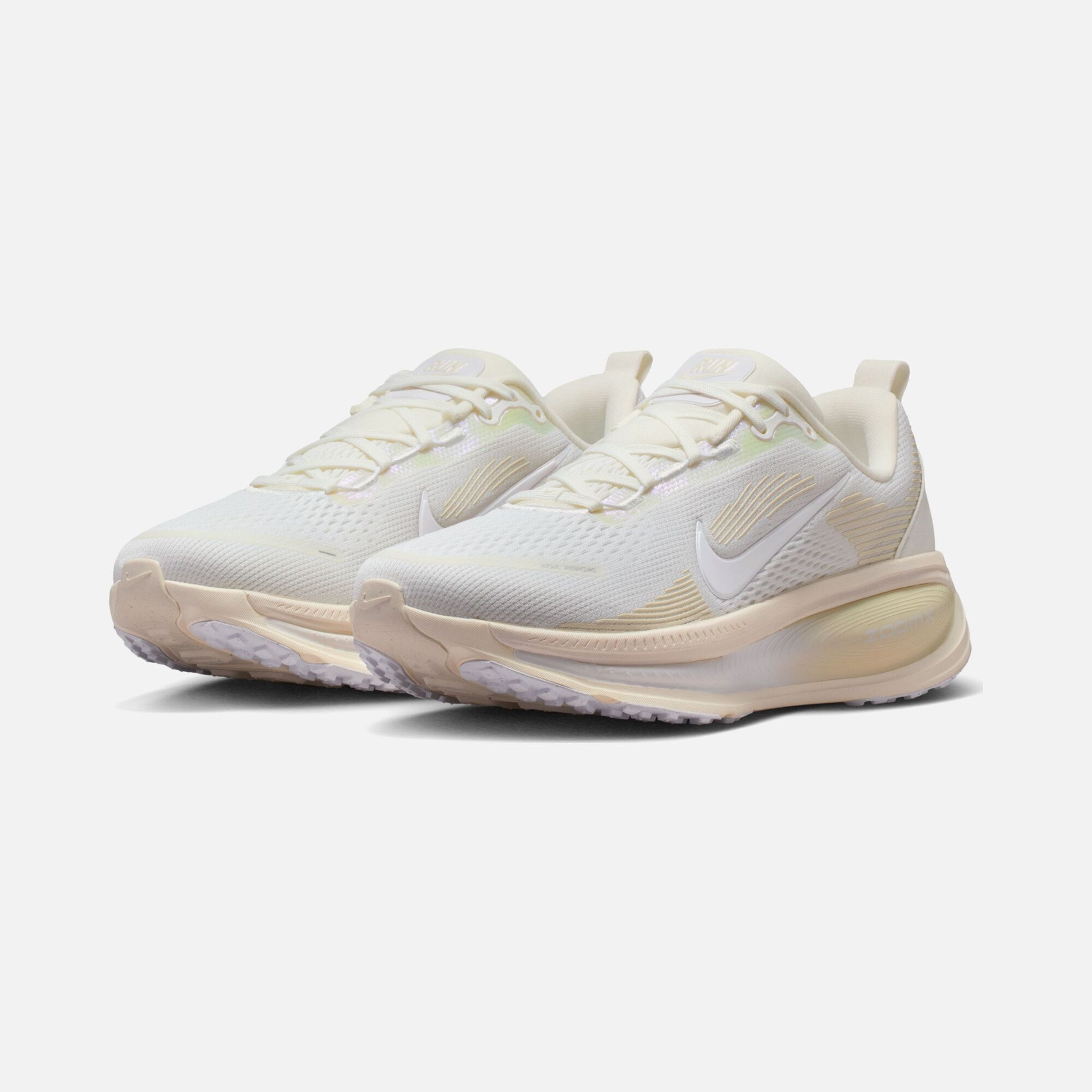 Nike Vomero 18 Ess W Kadın Koşu Ayakkabısı
