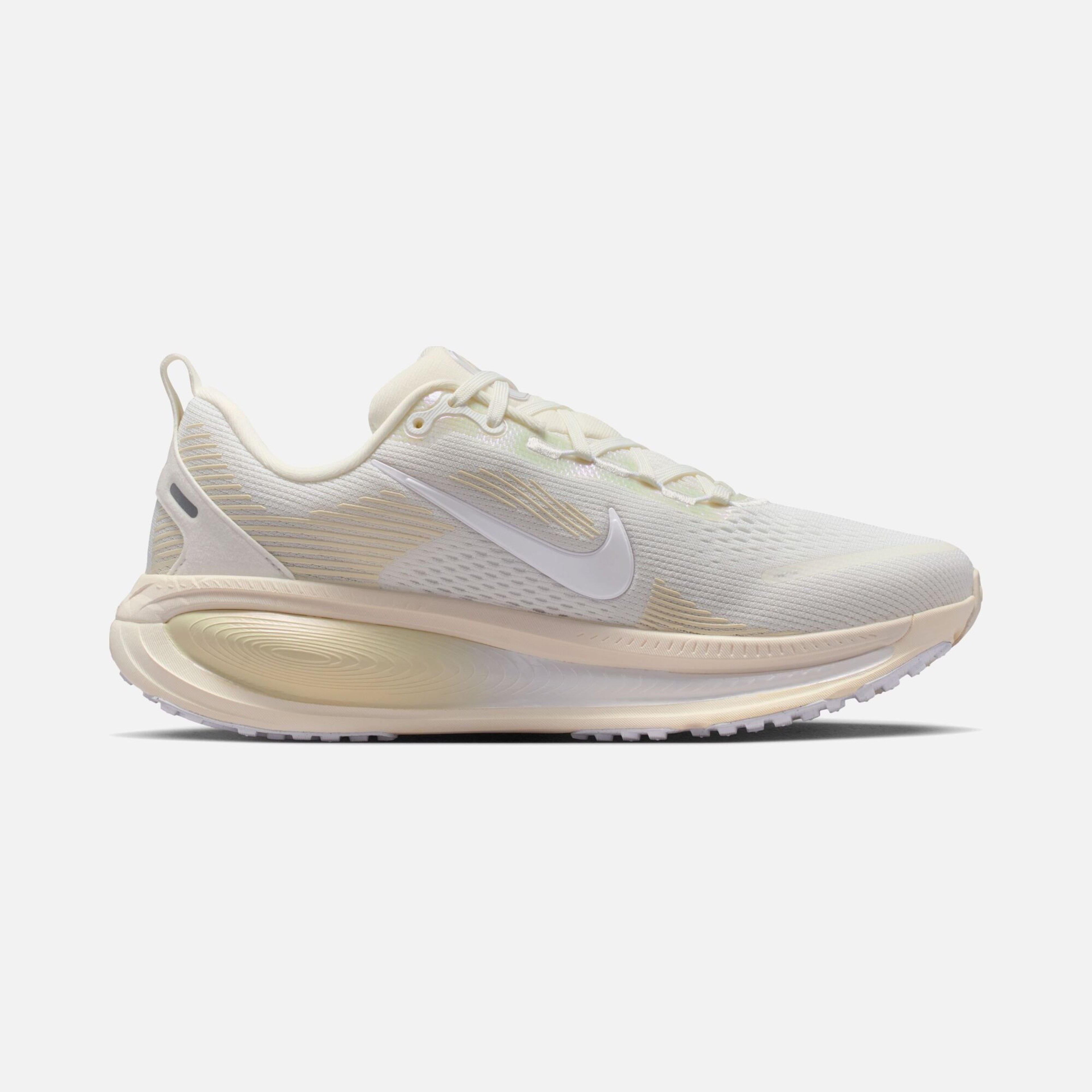 Nike Vomero 18 Ess W Kadın Koşu Ayakkabısı