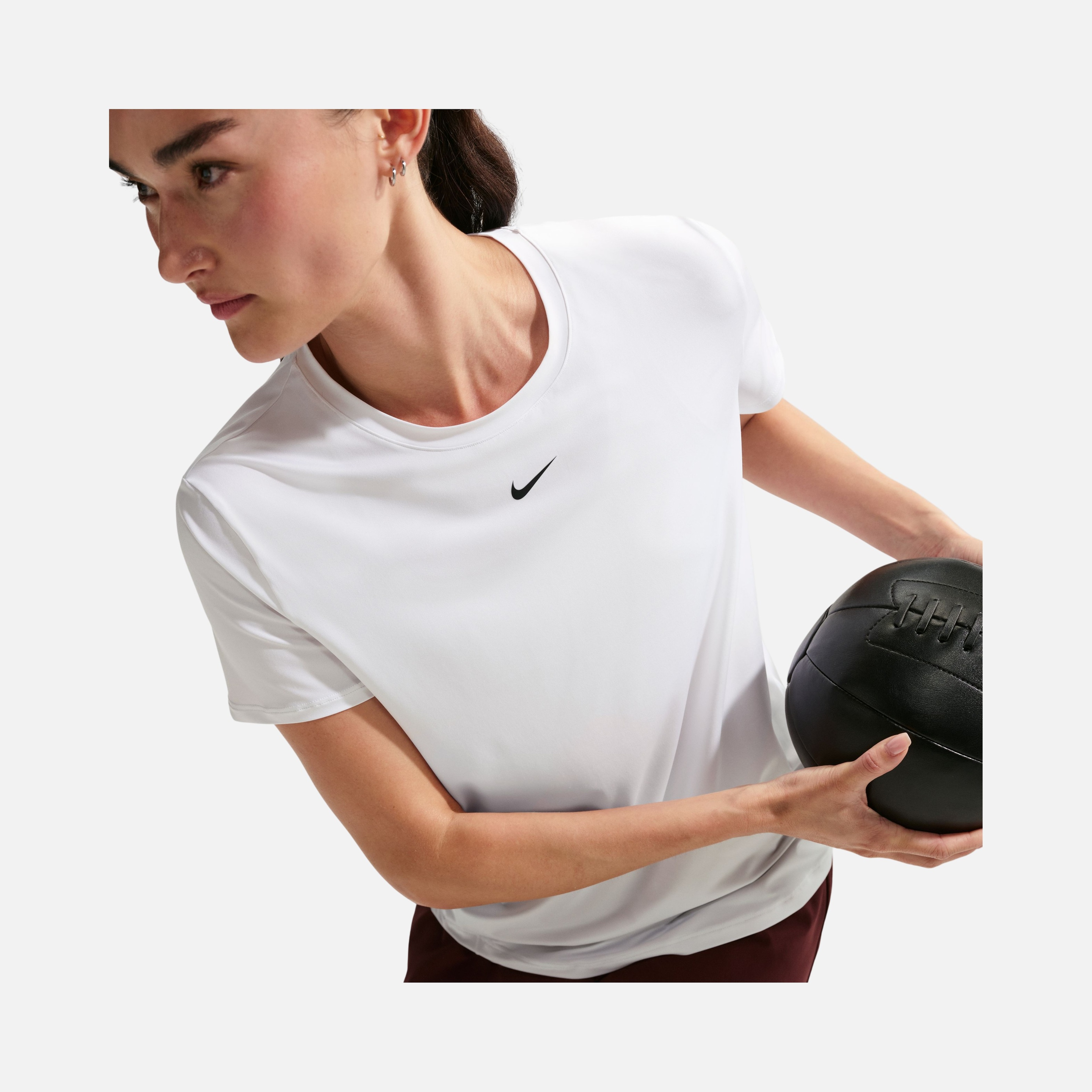 Nike One Classic Dri-Fit Short-Sleeve Training Kadın Tişört