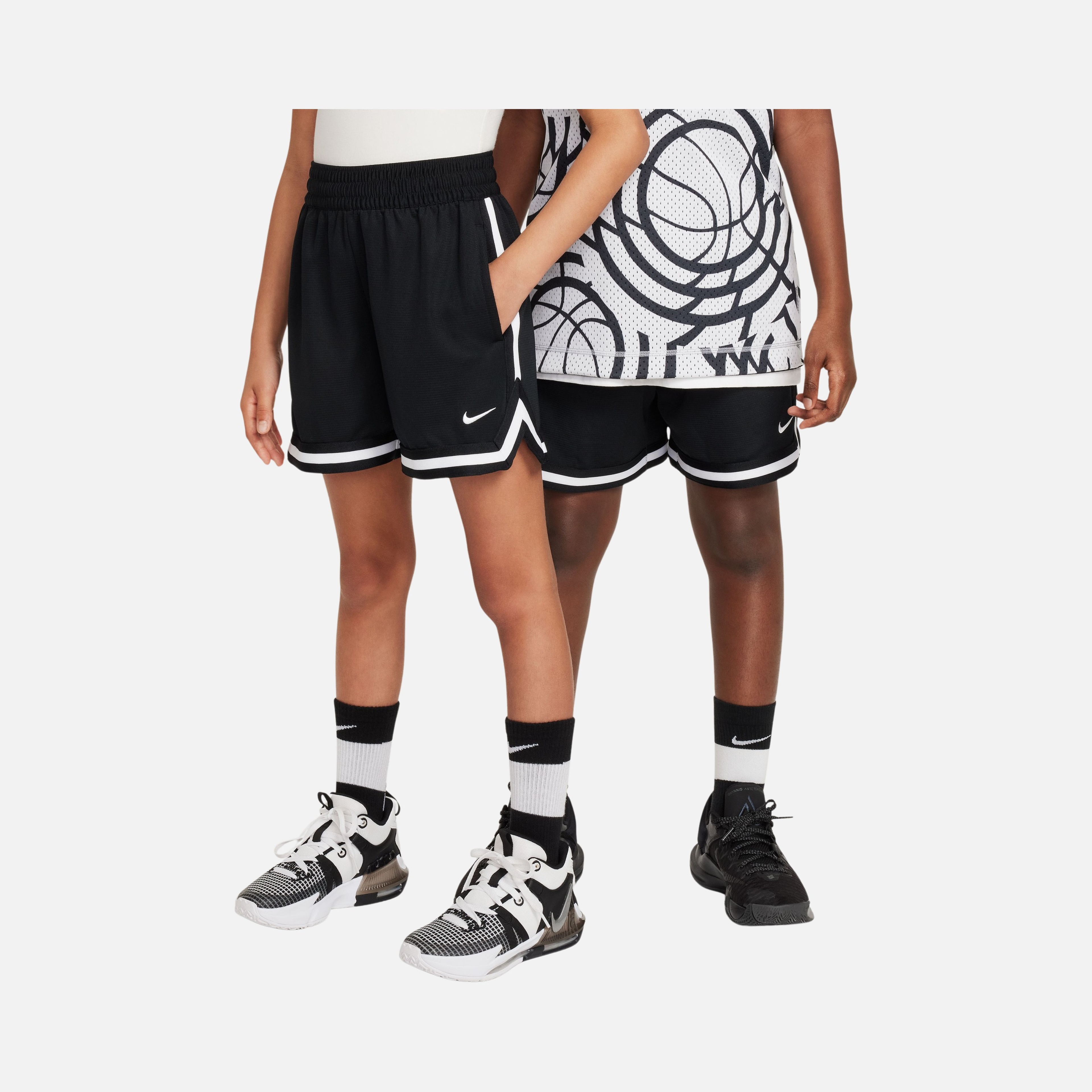 Nike Dri-Fit Dna 24 Short 5 In Çocuk Şort