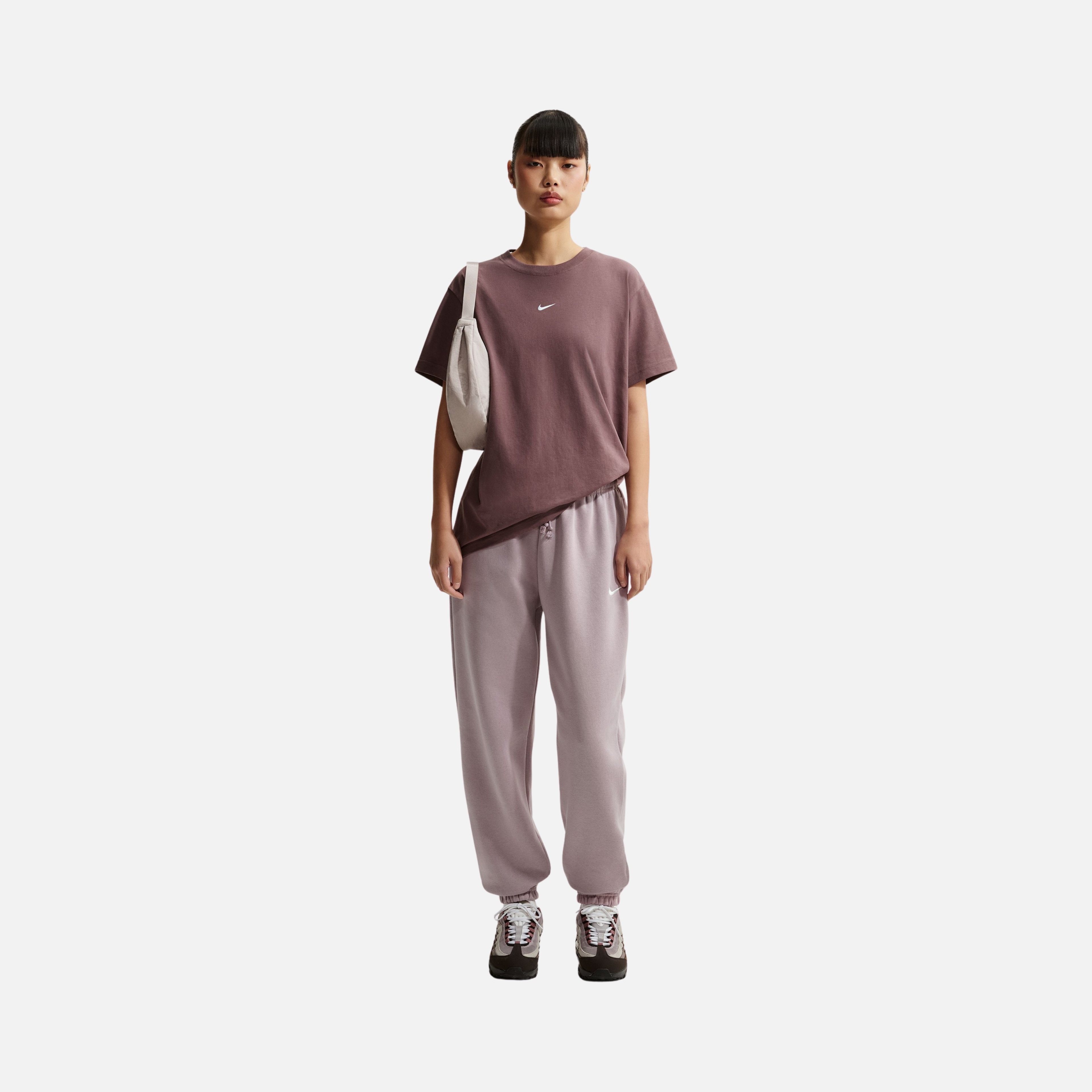 Nike Sportswear Classic Kadın Tişört