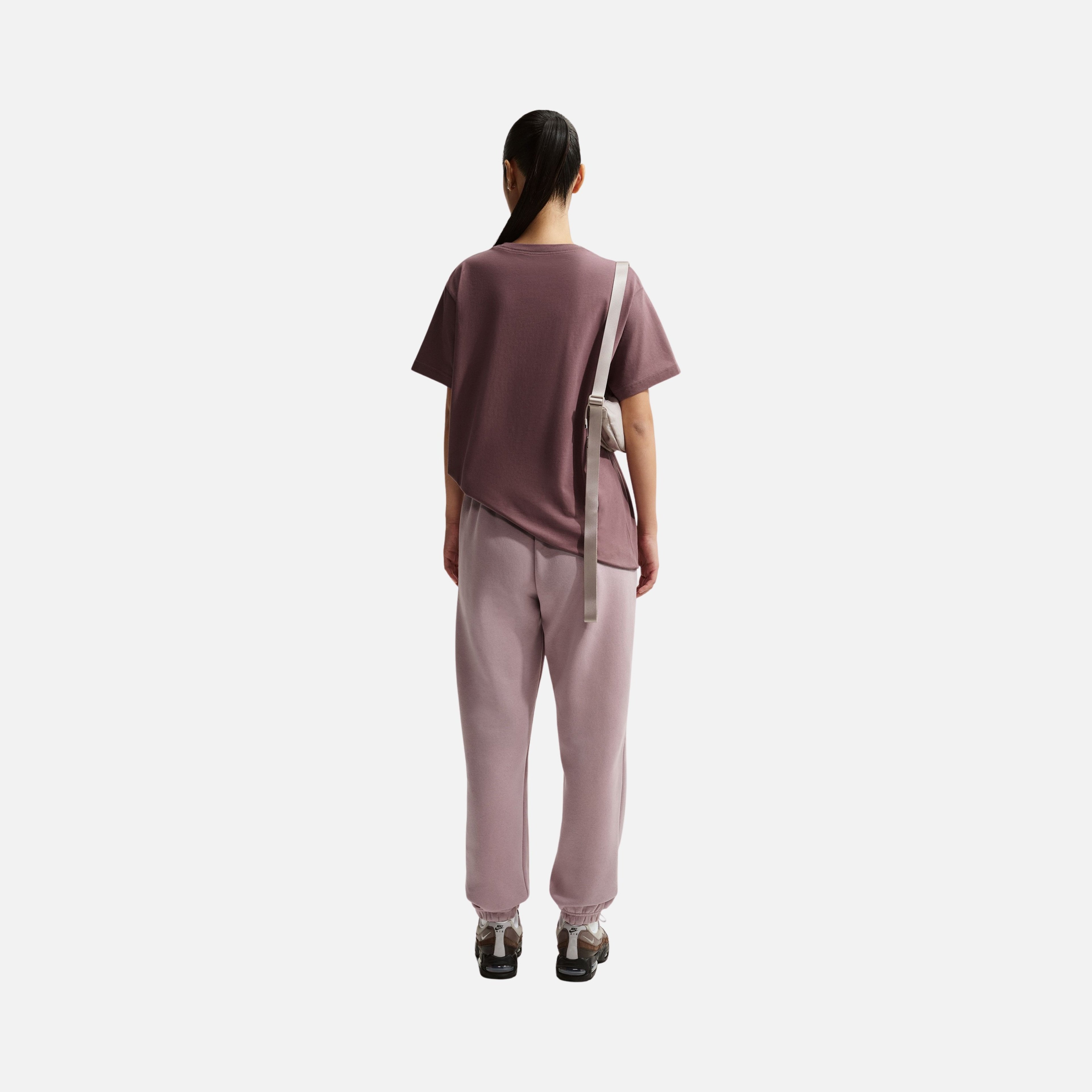 Nike Sportswear Classic Kadın Tişört