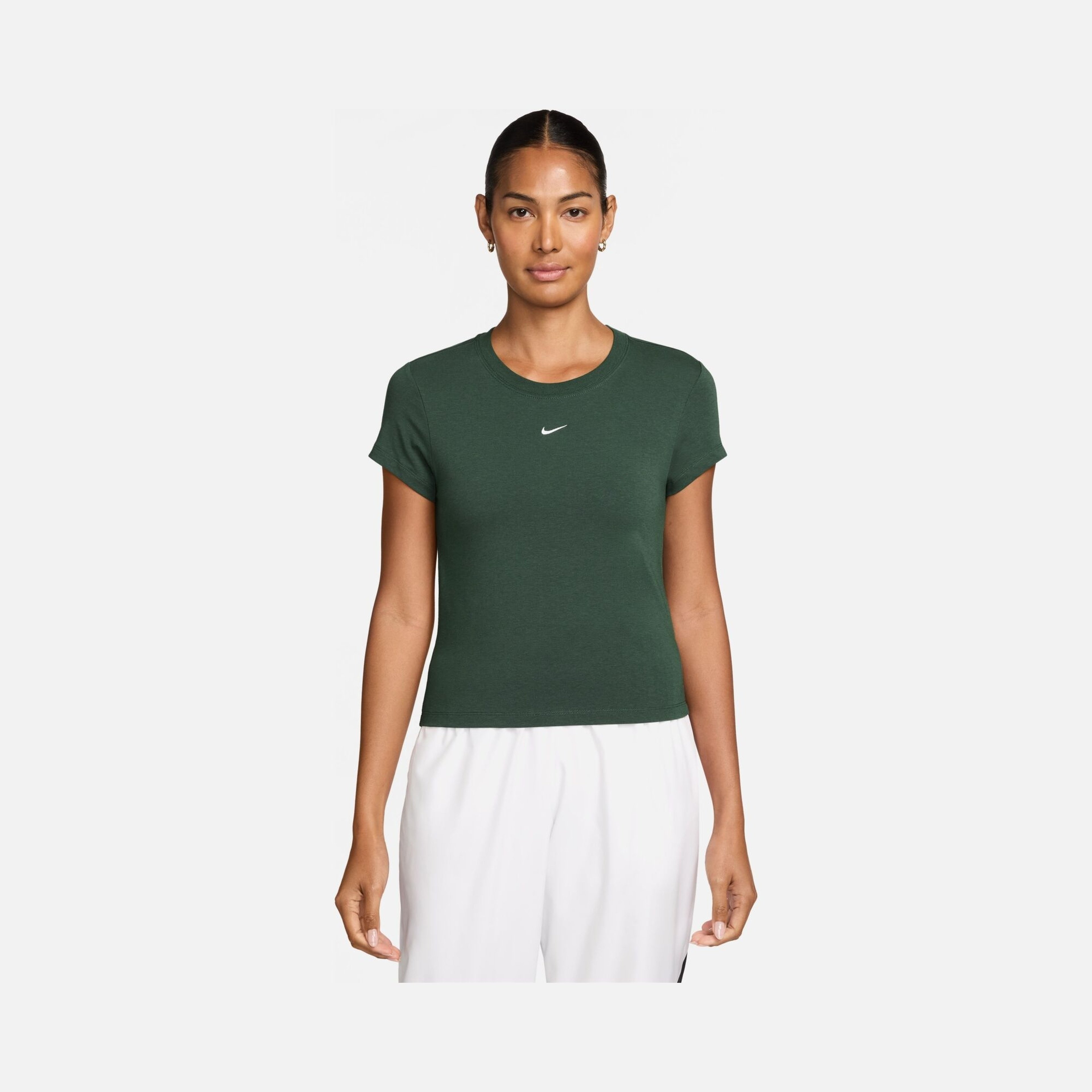 Nike Sportswear Essentials Chill Knit Short-Sleeve Kadın Tişört