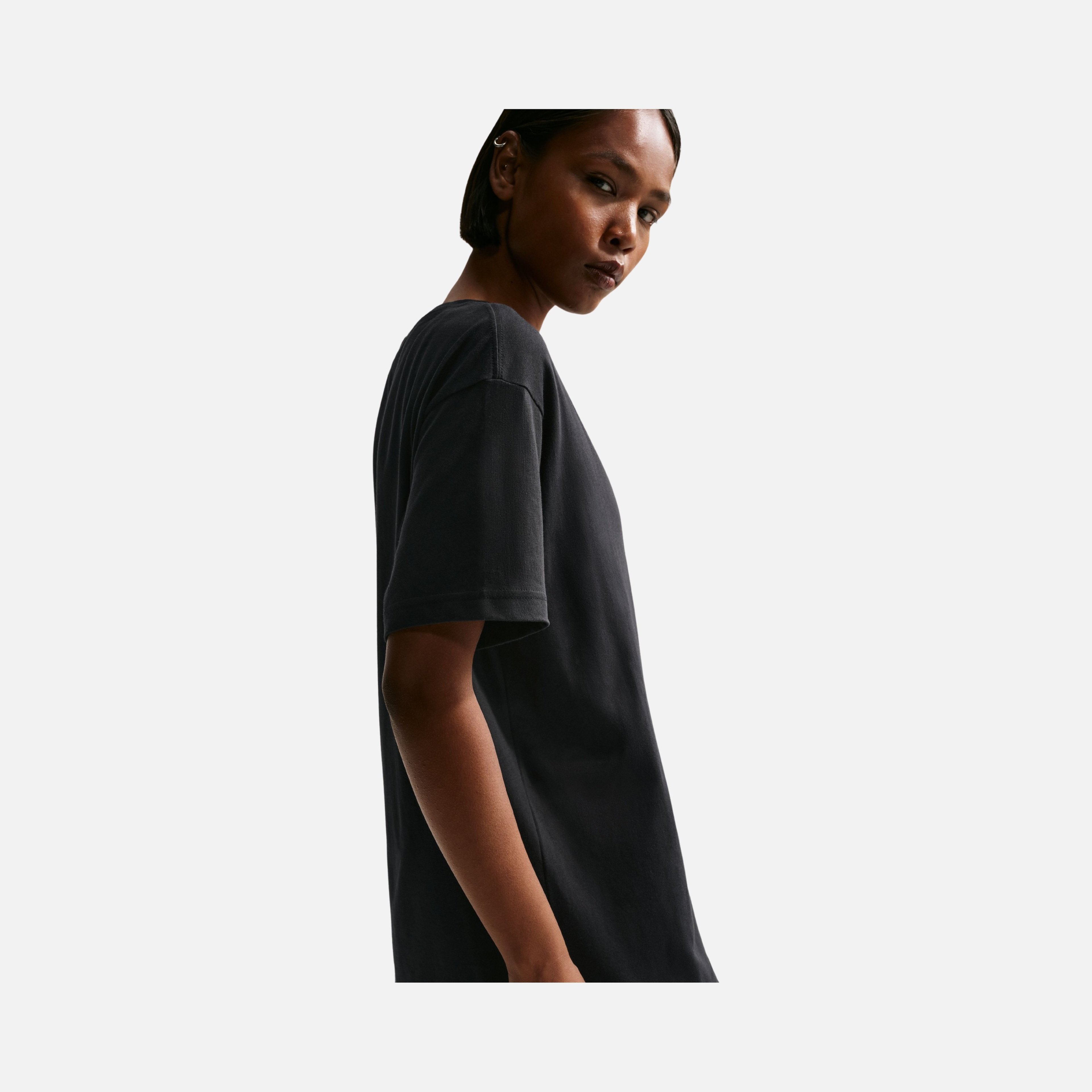 Nike Sportswear Classic Kadın Tişört
