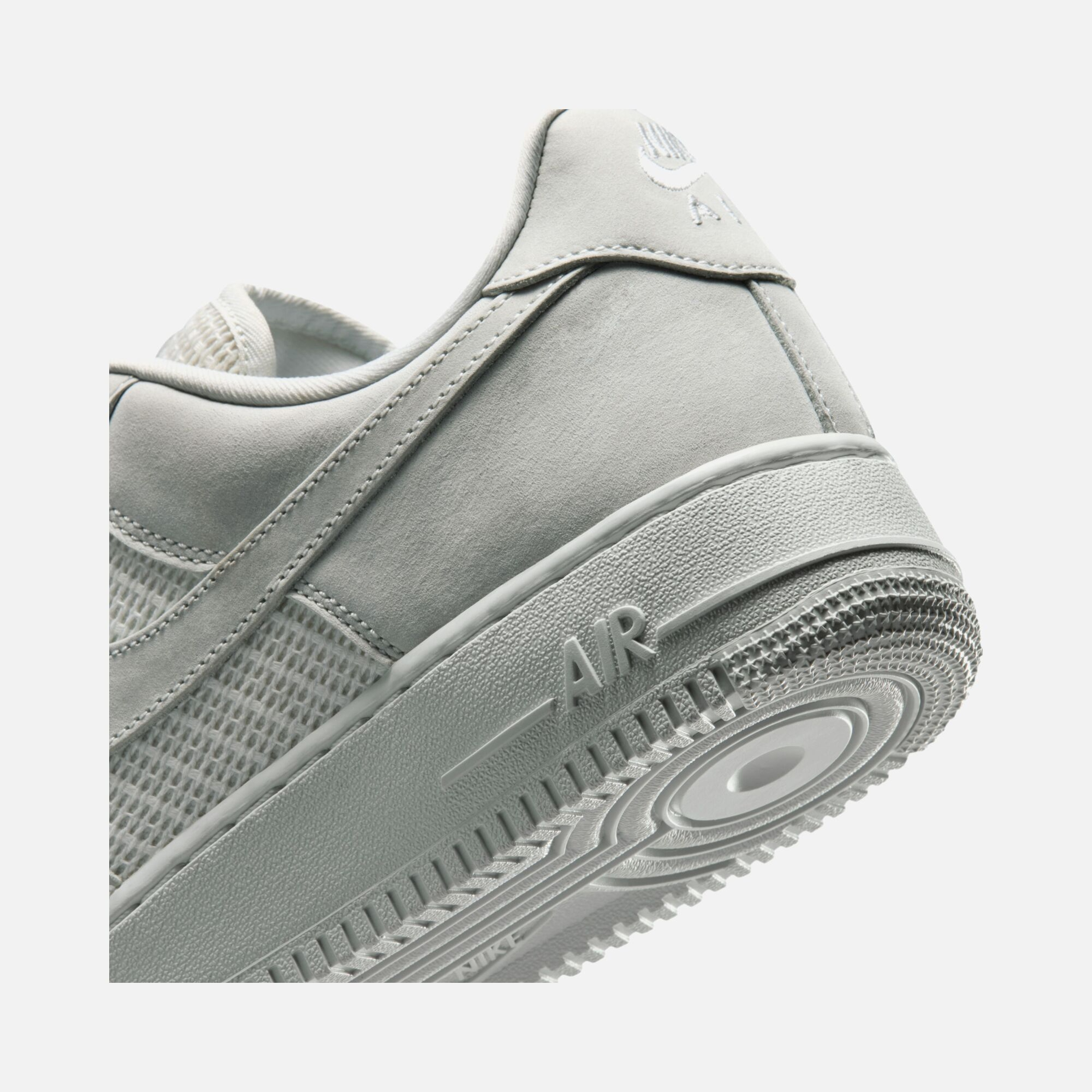 Nike Air Force 1 07 Lv8 SS26 Erkek Spor Ayakkabı