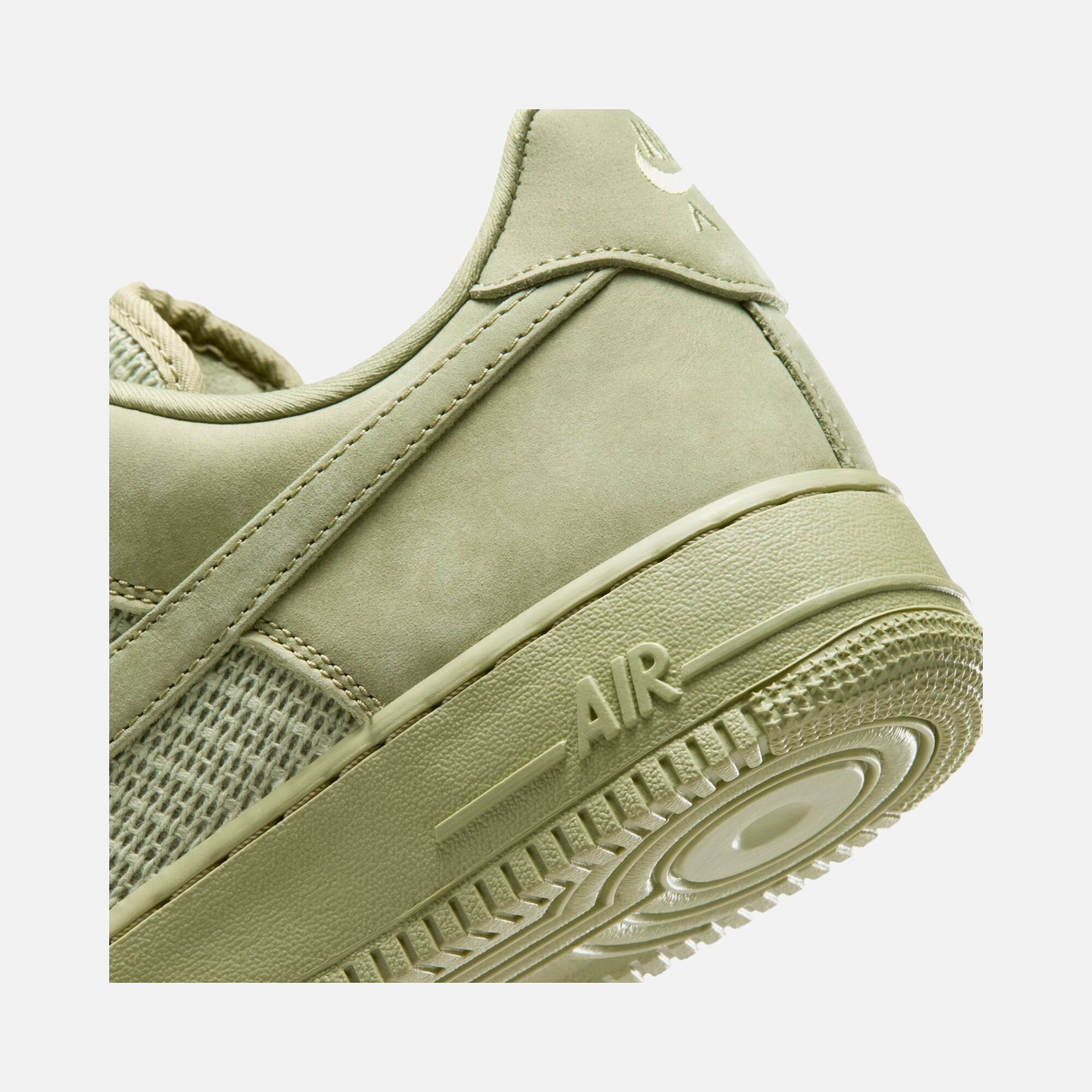 Nike Air Force 1 07 Lv8 SS26 Erkek Spor Ayakkabı